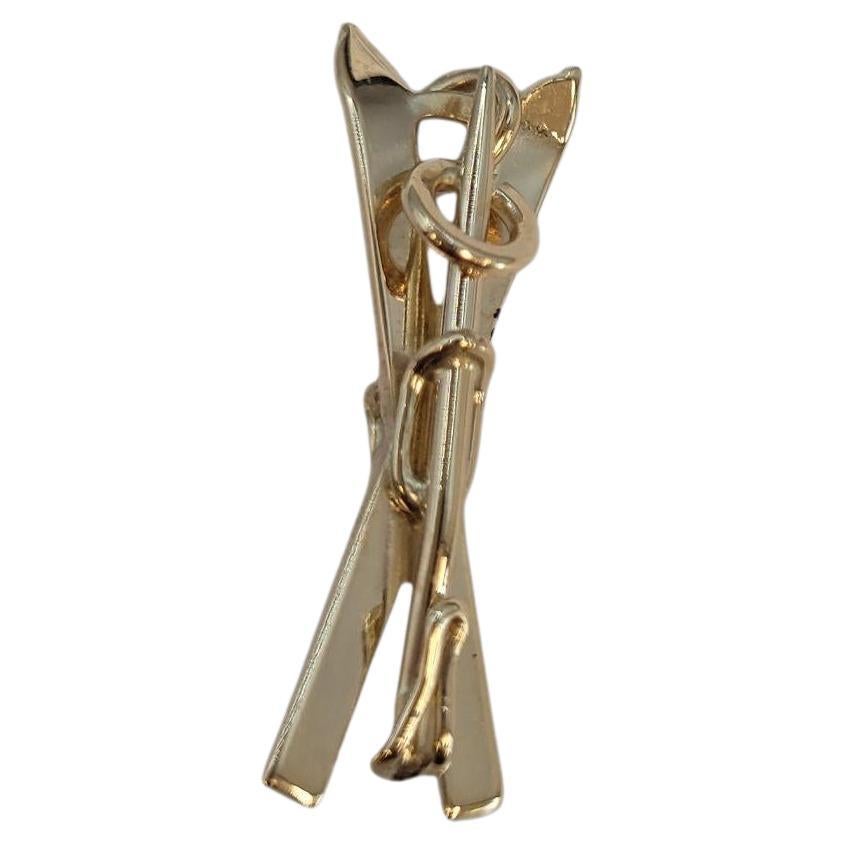 14kt Yellow Gold Vintage Skis Charm #23220 en vente