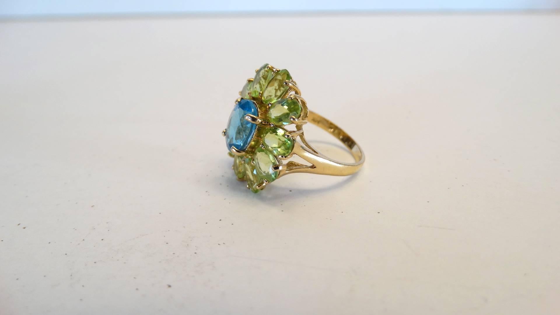 14kt YG Blue Topaz & Green Peridot Flower Cocktail Ring  In Excellent Condition In Scottsdale, AZ