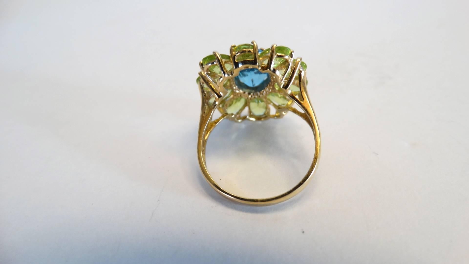 Women's or Men's 14kt YG Blue Topaz & Green Peridot Flower Cocktail Ring 