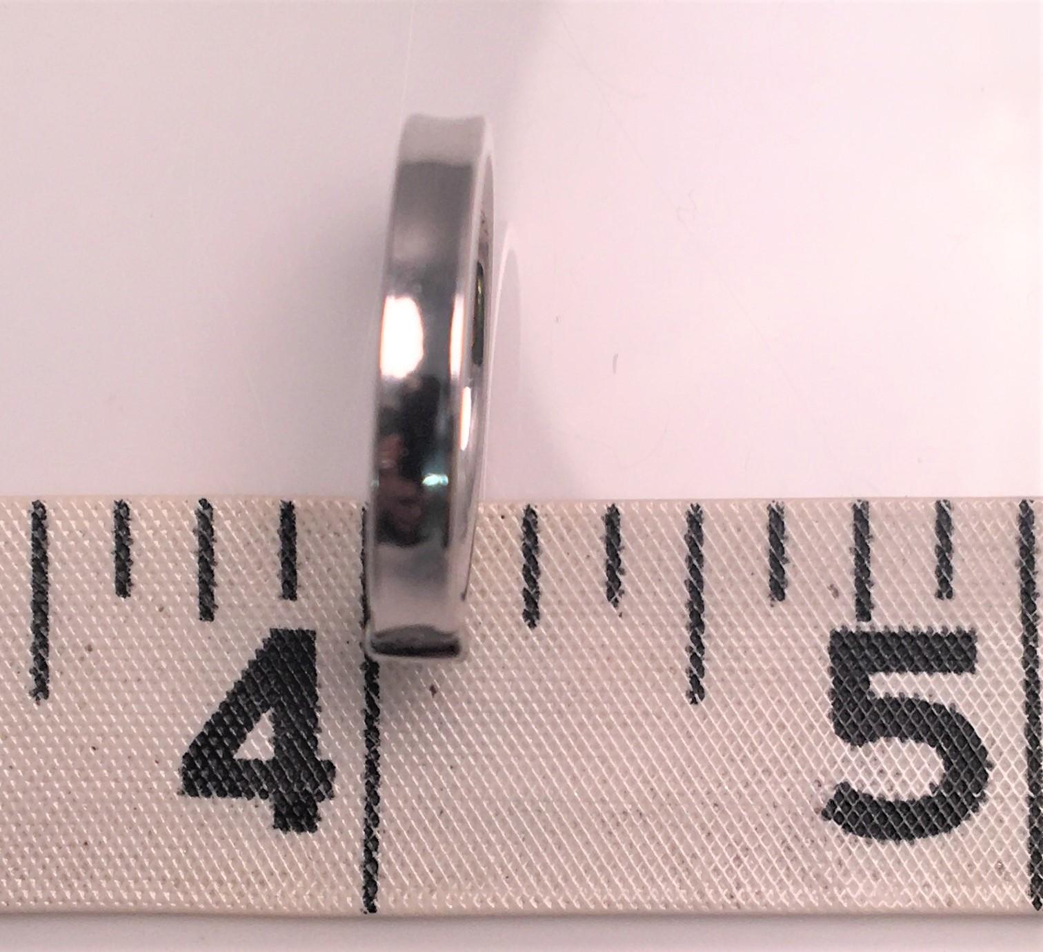Baguette Cut 14 Karat White Diamond Concave Band Ring For Sale