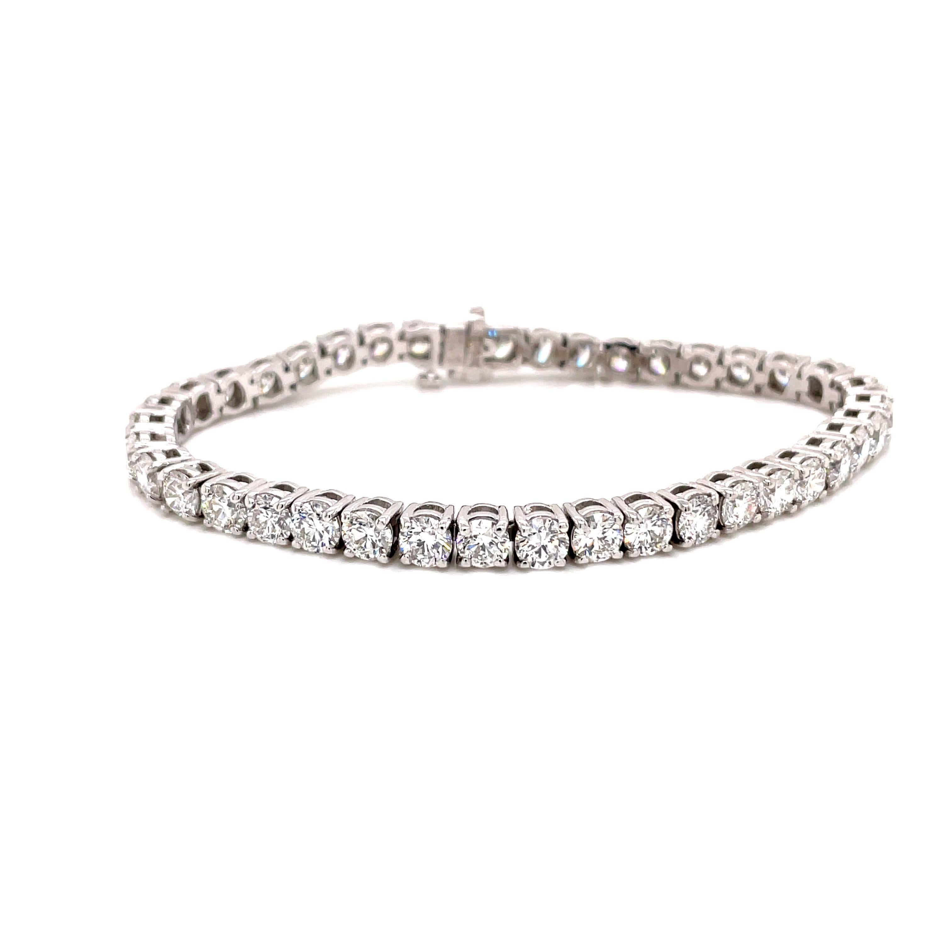 bracelet tennis en diamant 14KW 13.27ct certifié GIA - Il y a un total de 40 diamants ronds de taille brillant pesant 13.27ct avec un poids moyen de .33ct chacun. Les diamants sont tous certifiés par le GIA et leur qualité varie de E à G pour la