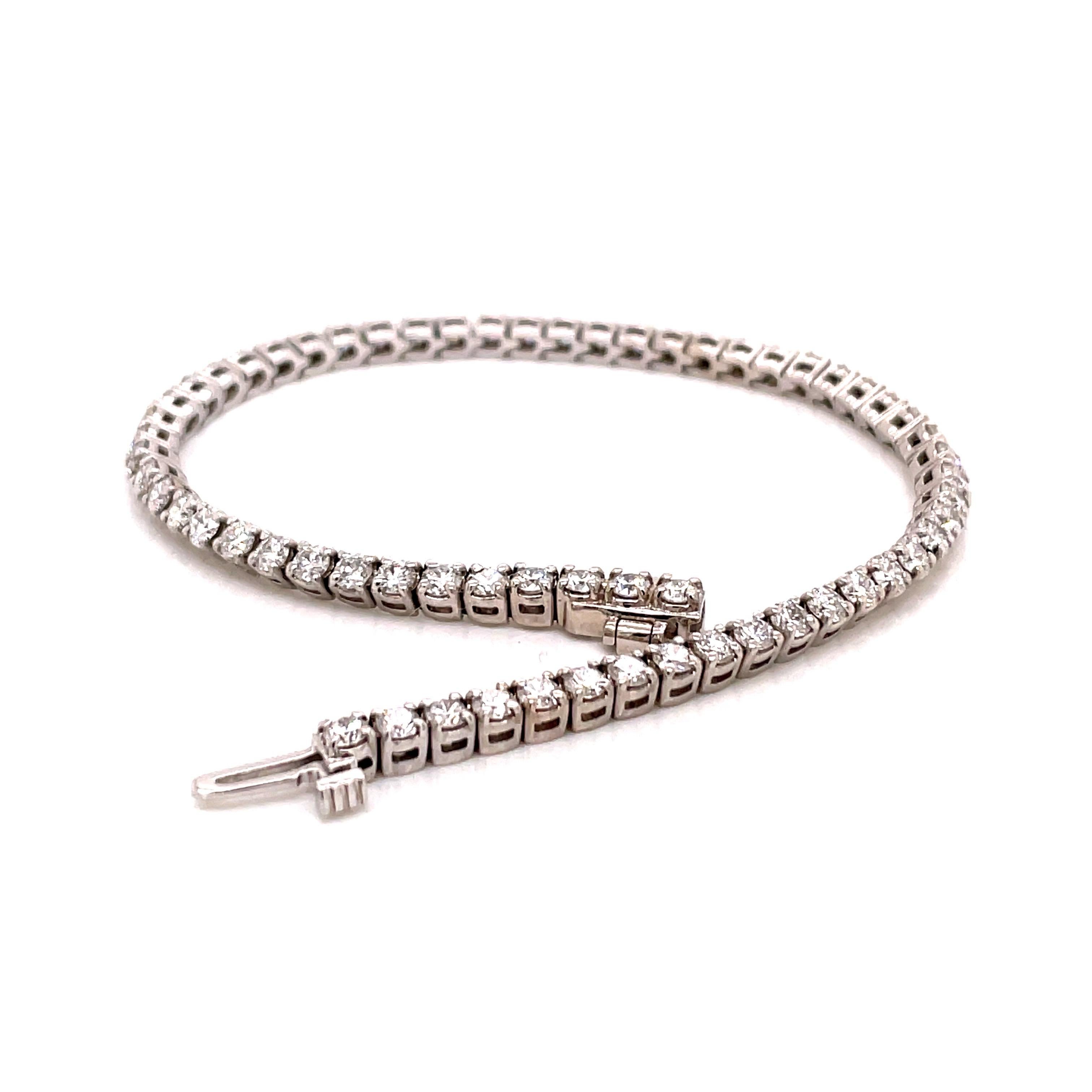 Taille ronde Bracelet tennis en diamants 14 carats de 3,84 carats en vente