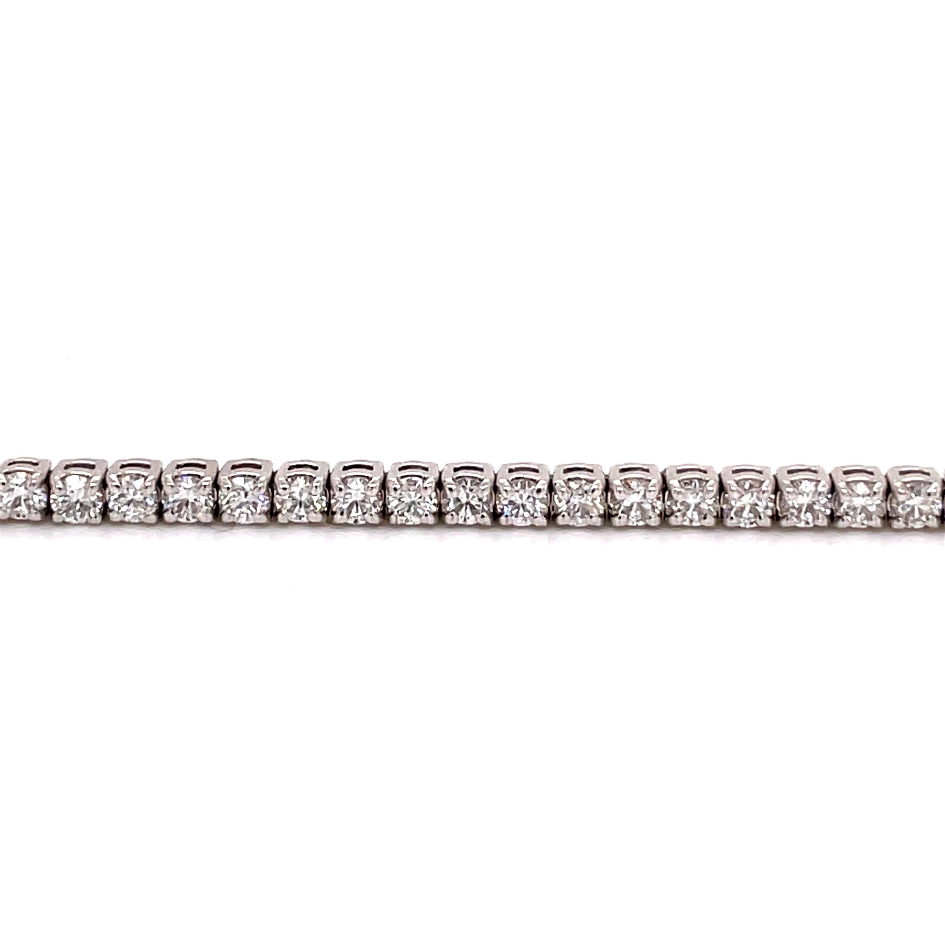 Contemporary 14KW Diamond Tennis Bracelet 3.84ct For Sale