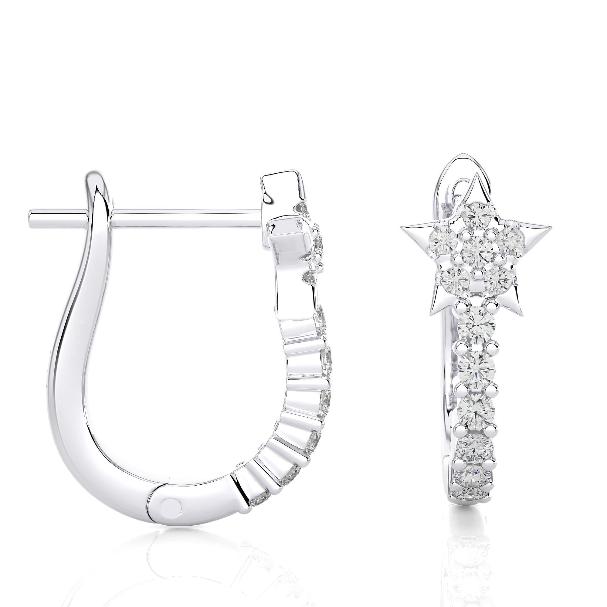 Round Cut 14KW Gold - Modern Diamond And Pearl Huggie Earrings (0.23 Ct). For Sale