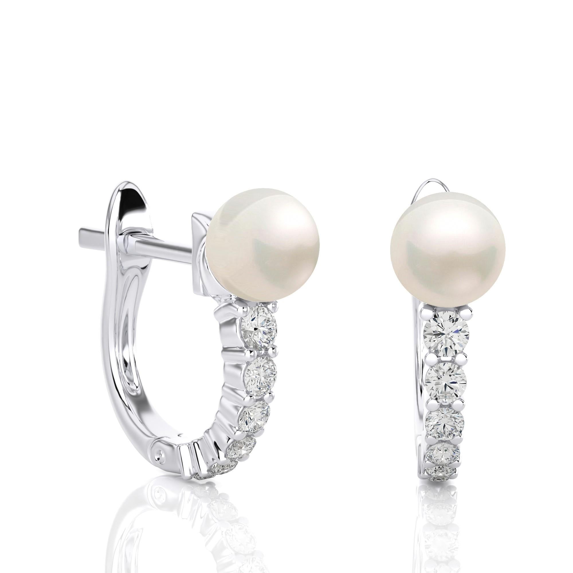 Round Cut 14KW Gold - Modern Diamond And Pearl Huggie Earrings (0.27 Ct). For Sale