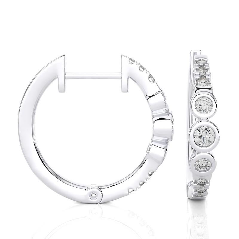 Or 14KW - Moderne  Boucles d'oreilles Huggie en diamant. (0.23 ct) Neuf - En vente à New York, NY