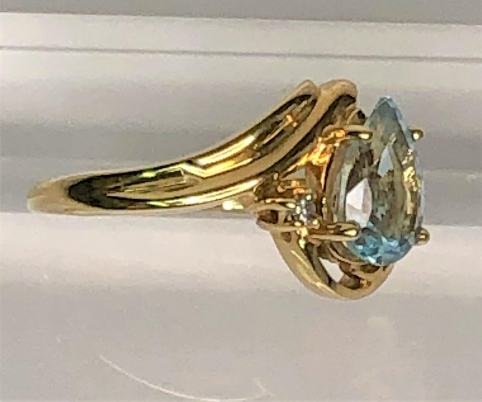 14KY Blue Topaz Diamond Ring In Excellent Condition For Sale In Cincinnati, OH