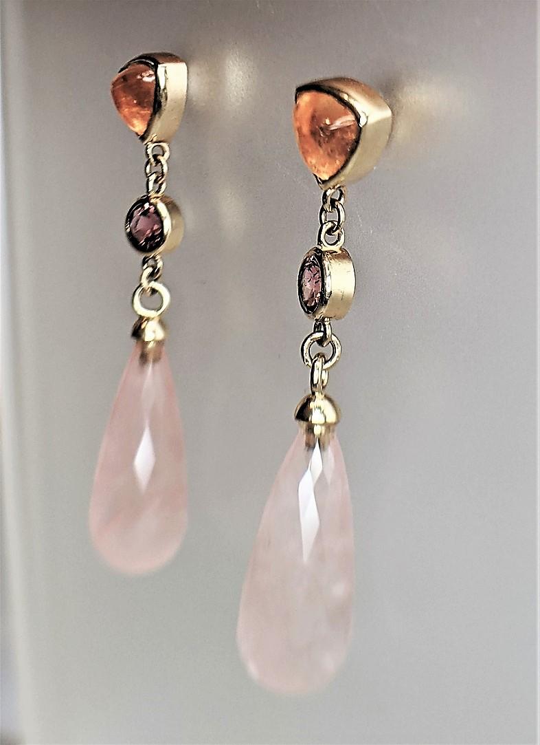 Taille trillion Pendants d'oreilles en or 14 carats avec grenat mandarin, tourmaline rose et quartz rose en vente