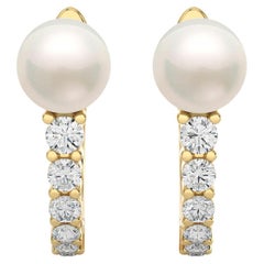 Boucles d'oreilles huggies modernes en or 14 carats avec diamants et perles (0,28 carat).