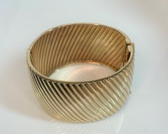 14KY Bracelet manchette à charnière nervurée