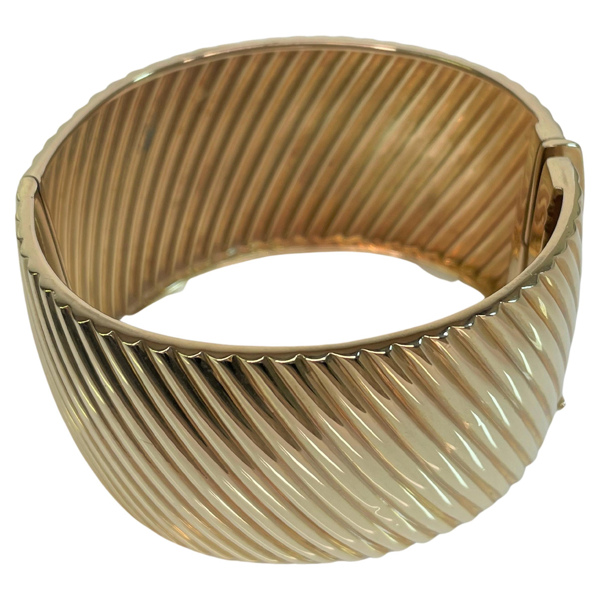 14ky Large Ribbed Hinged Cuff Bracelet For Sale