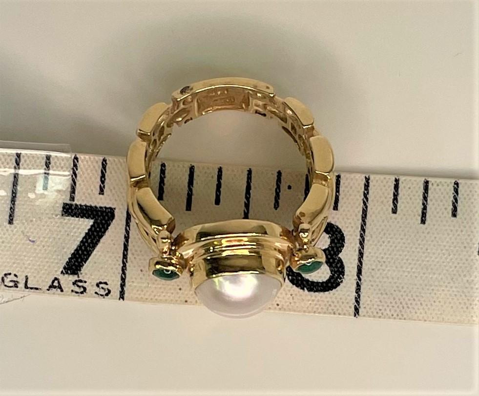 14KY Mabe Pearl and Emerald Ring In Excellent Condition For Sale In Cincinnati, OH