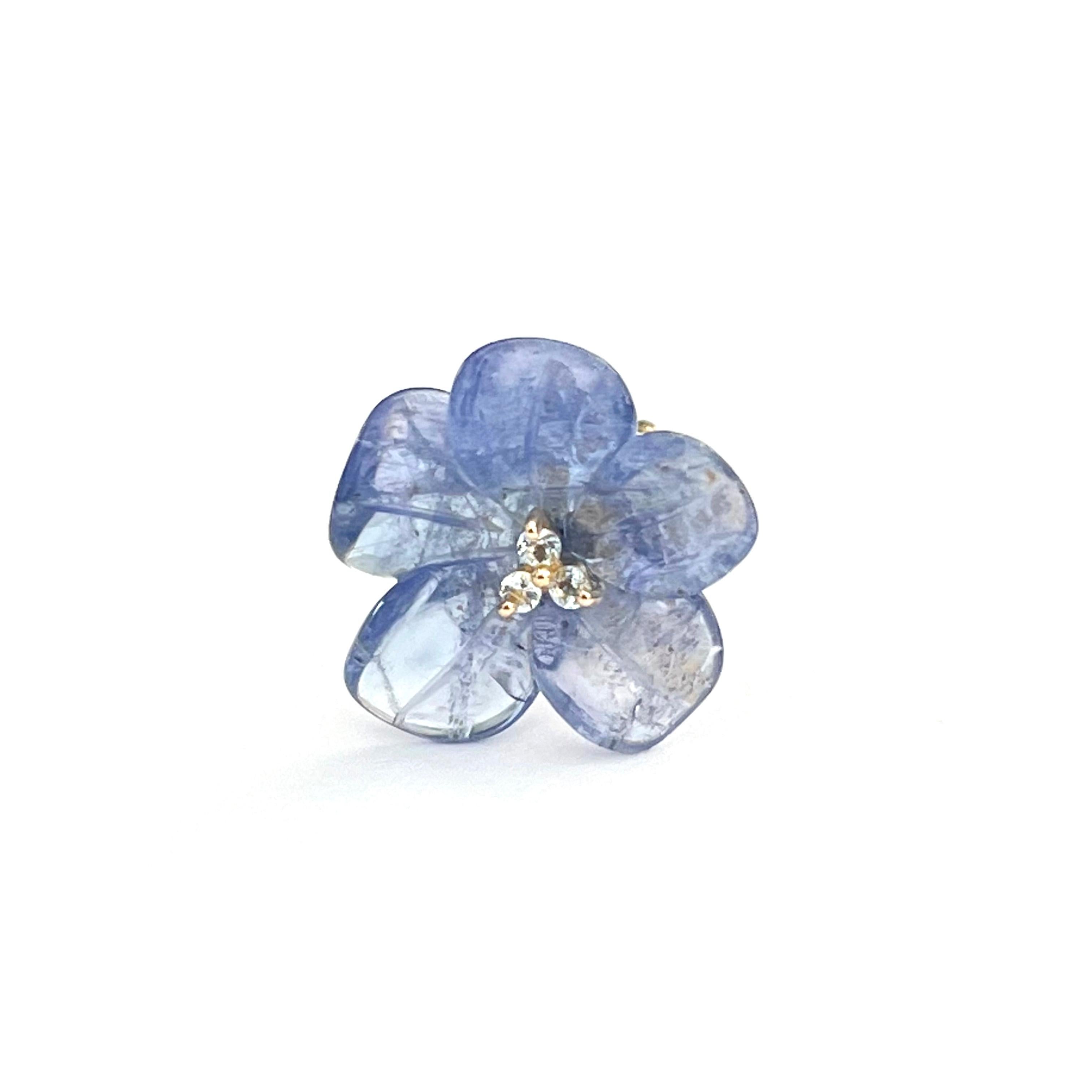 14k Gelbgold geschnitzte Tansanit-Blumen-Ohrstecker (Gemischter Schliff) im Angebot