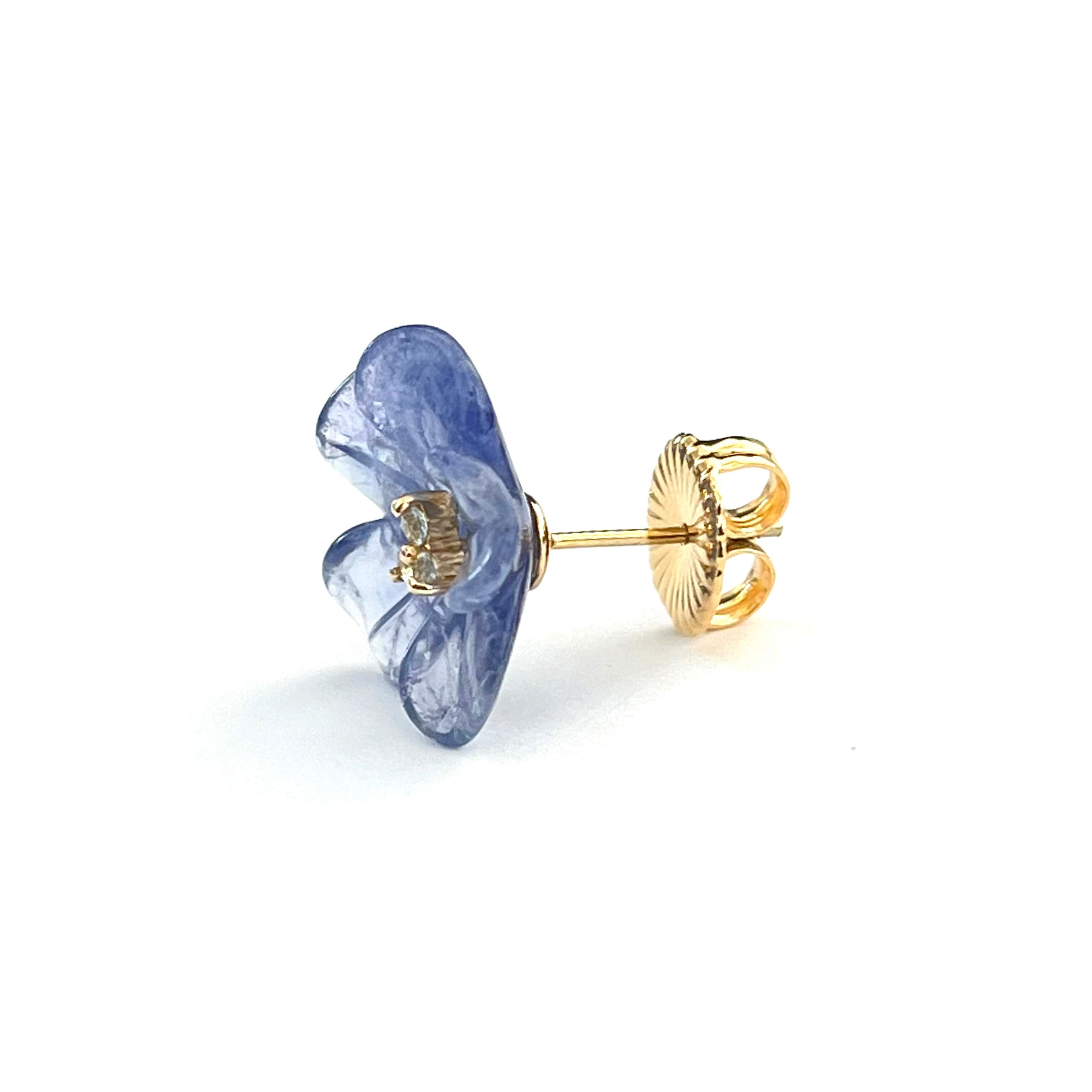 14k Gelbgold geschnitzte Tansanit-Blumen-Ohrstecker im Zustand „Neu“ im Angebot in Los Angeles, CA
