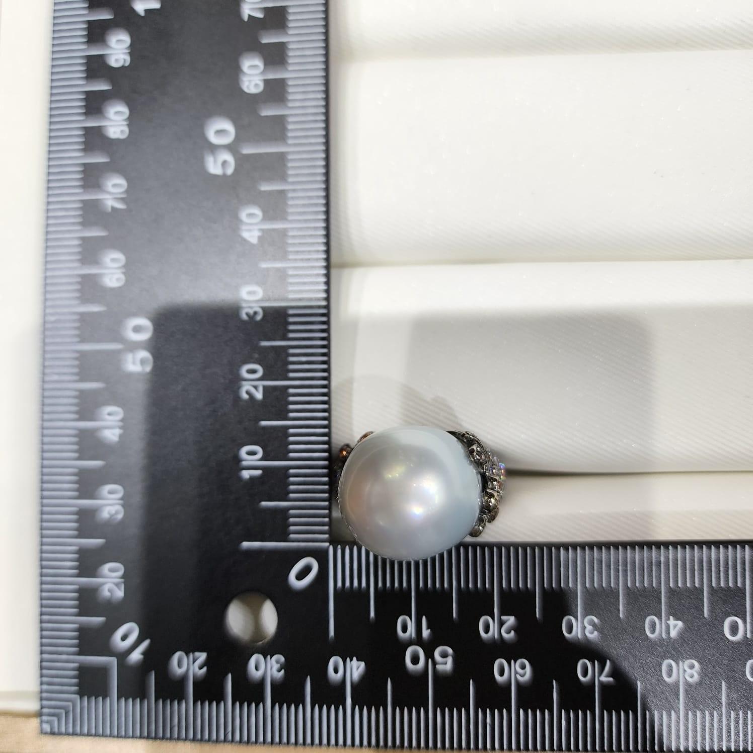 14MM Barock Weißer Perlen-Diamant-Saphir-Ring aus 18 Karat Rhodium-Schwarzgold im Angebot 2