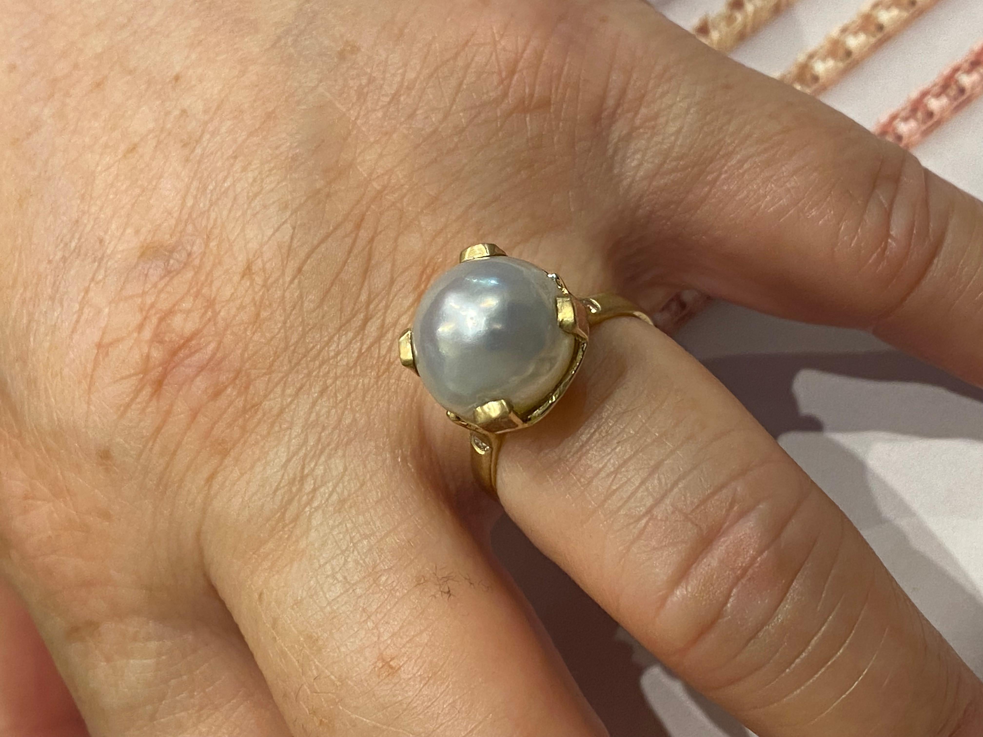 14mm Pearl, Diamond & 18K Yellow Gold Cocktail / Dress Vintage Ring For Sale 1