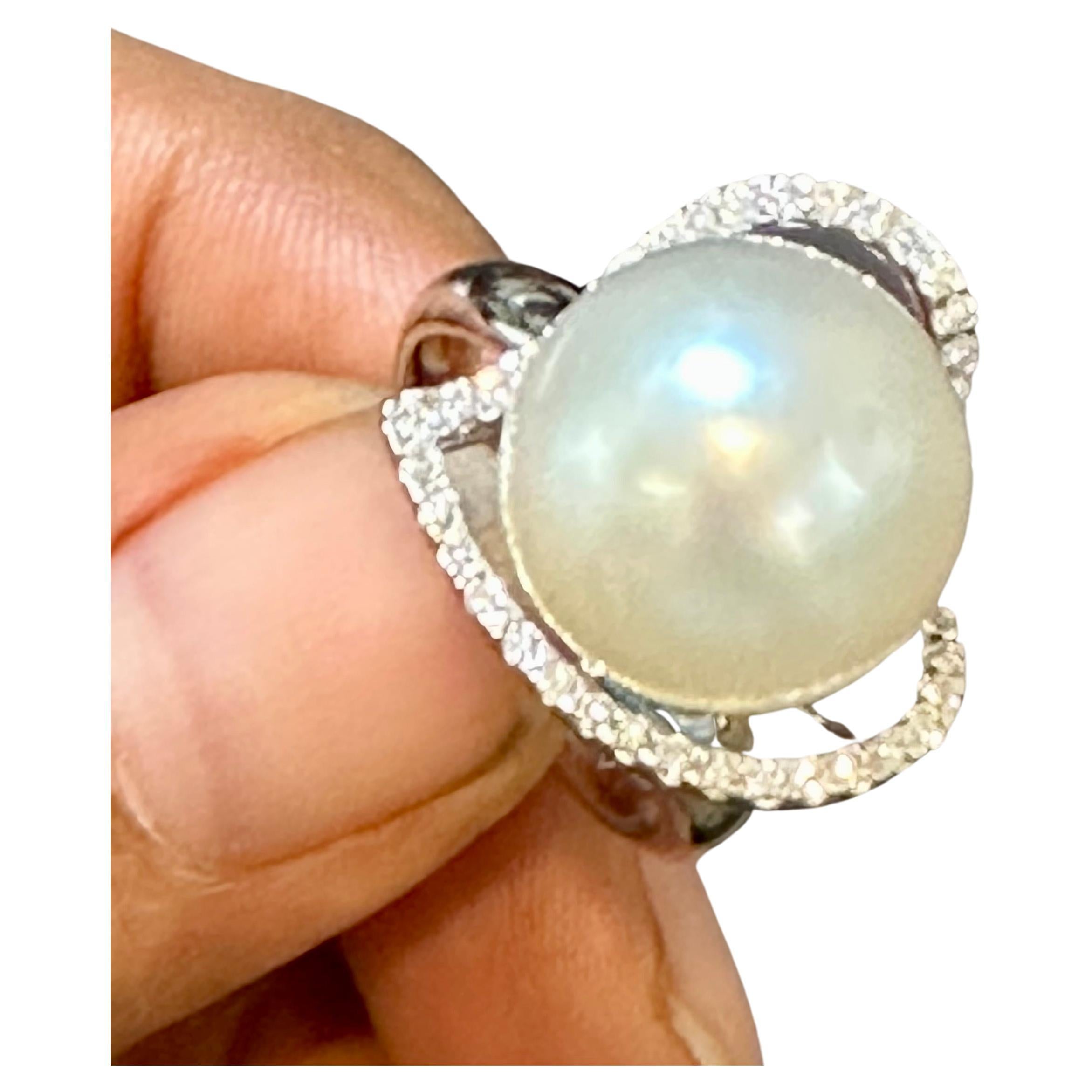 Taille ronde Bague cœur en or blanc 18 carats avec perles des mers du Sud rondes et diamants 14 mm, vintage en vente