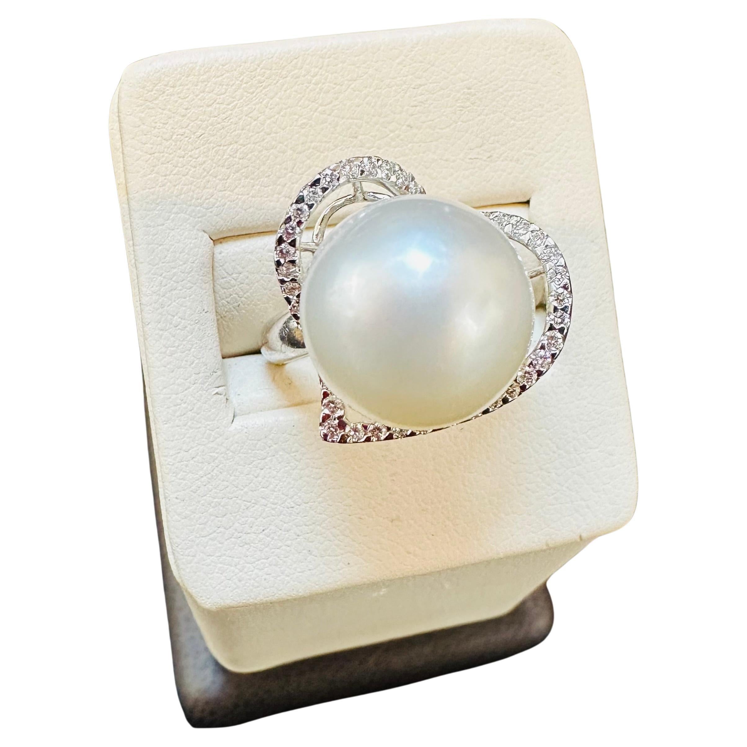14MM Round White South Sea Pearl & Diamond Heart Ring , 18 K White Gold, Vintage For Sale