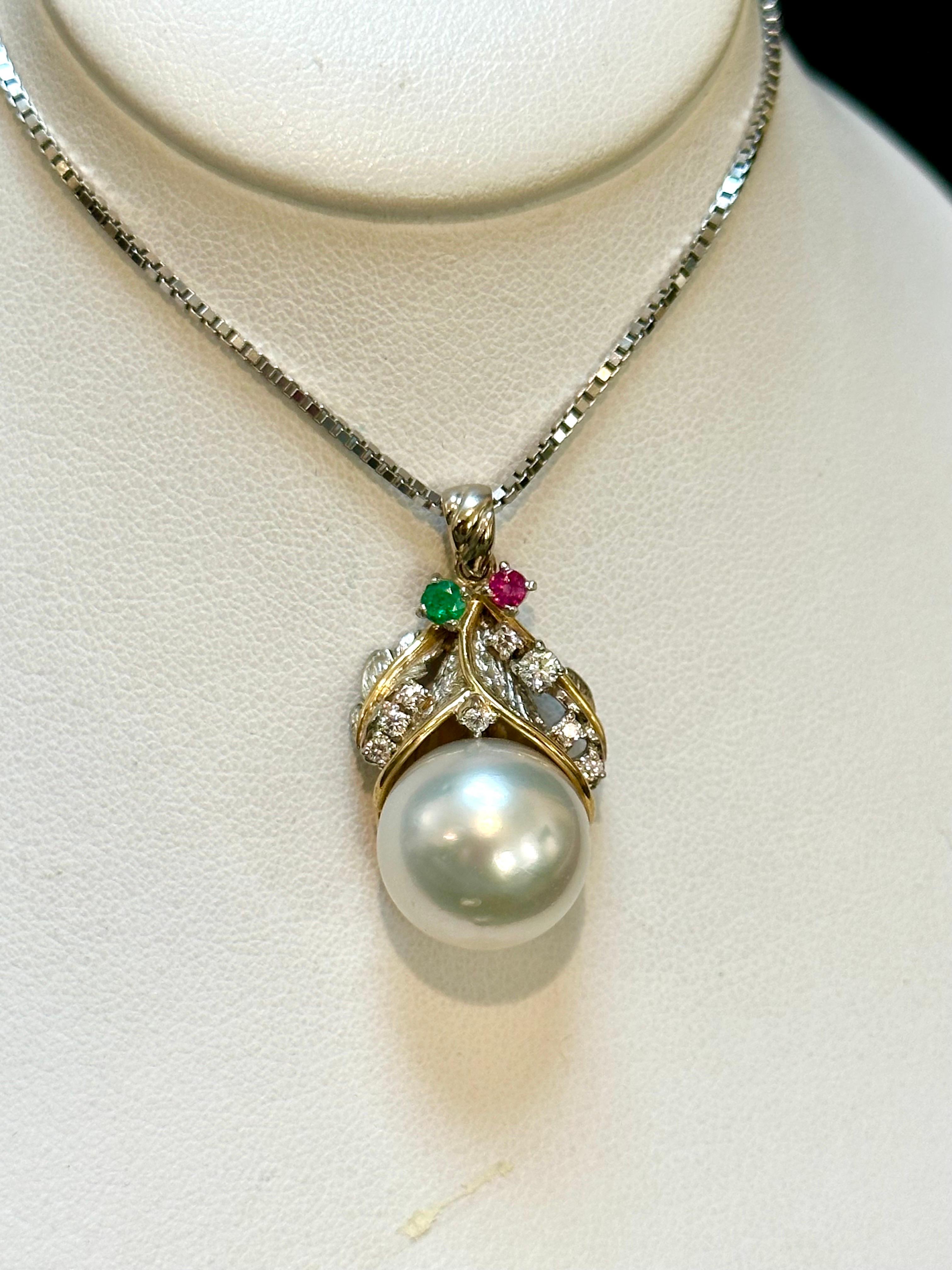 Women's 14mm South Sea Cultured Pearl & Diamond 18 K Gold Two Tone Pendant + Chain 14 KG For Sale