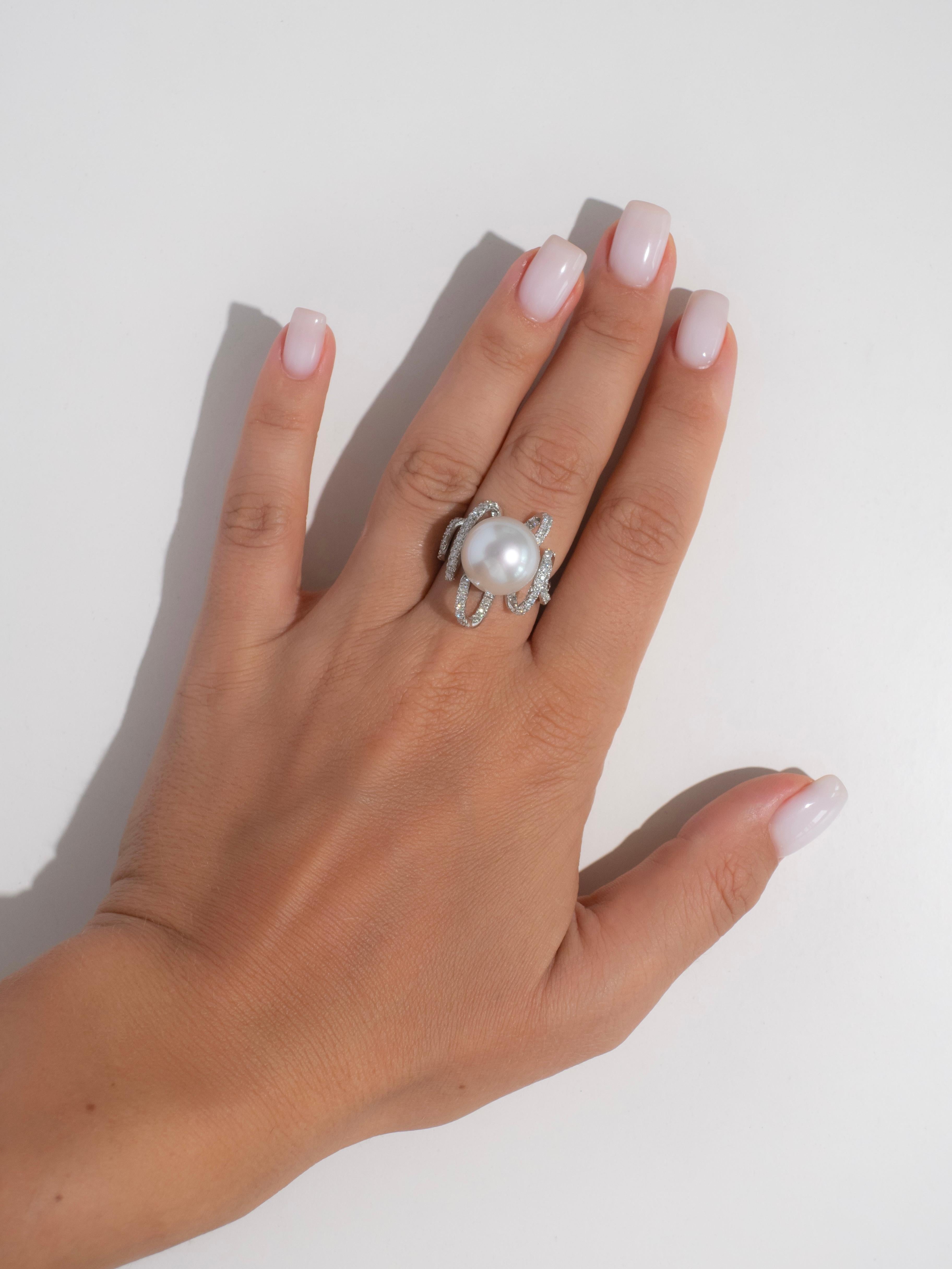 Anello cocktail con perle dei mari del sud e diamanti in oro bianco 18 carati In condizioni Nuovo in vendita a Bangkok, TH