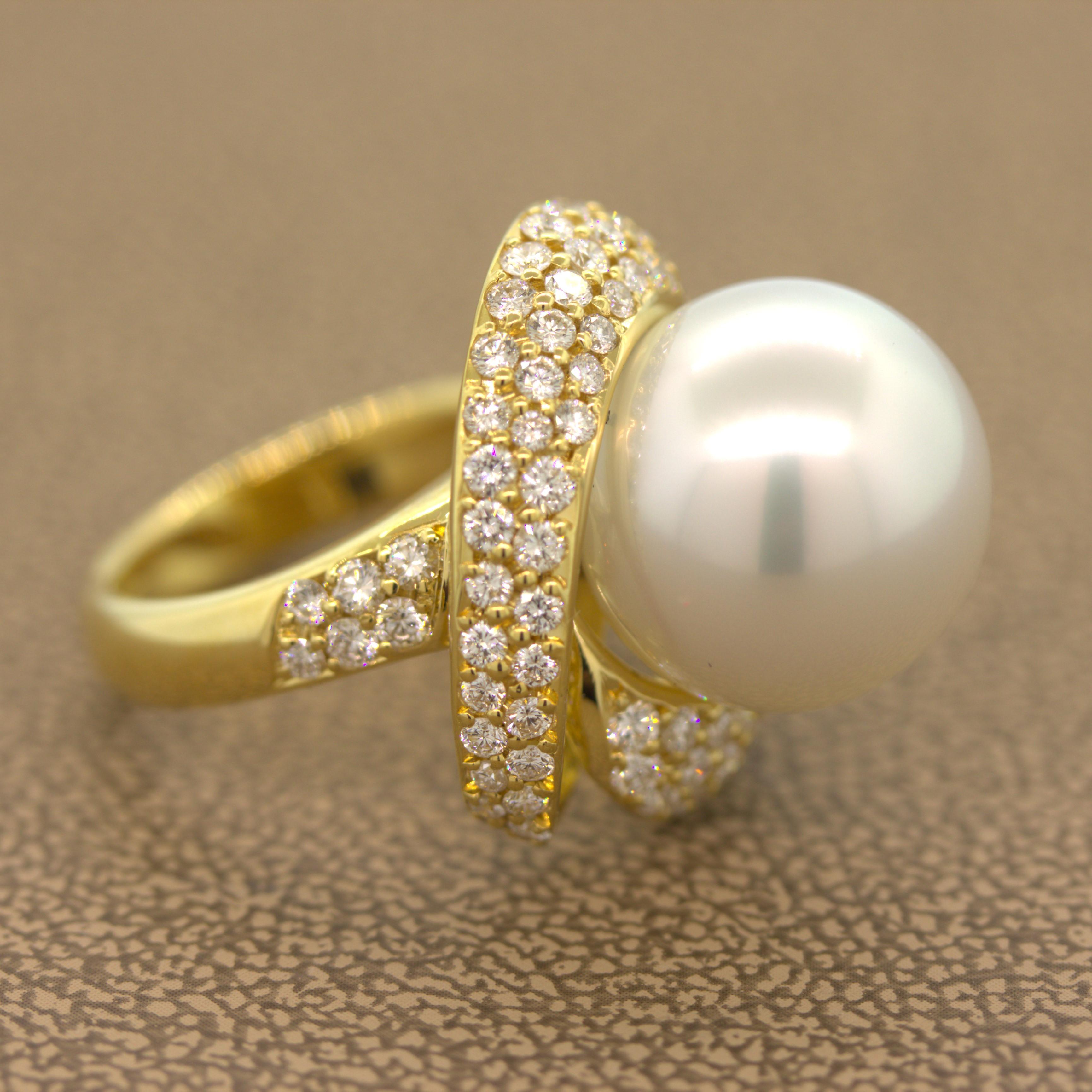 South Sea Pearl Diamond Gold Ring In New Condition For Sale In Beverly Hills, CA