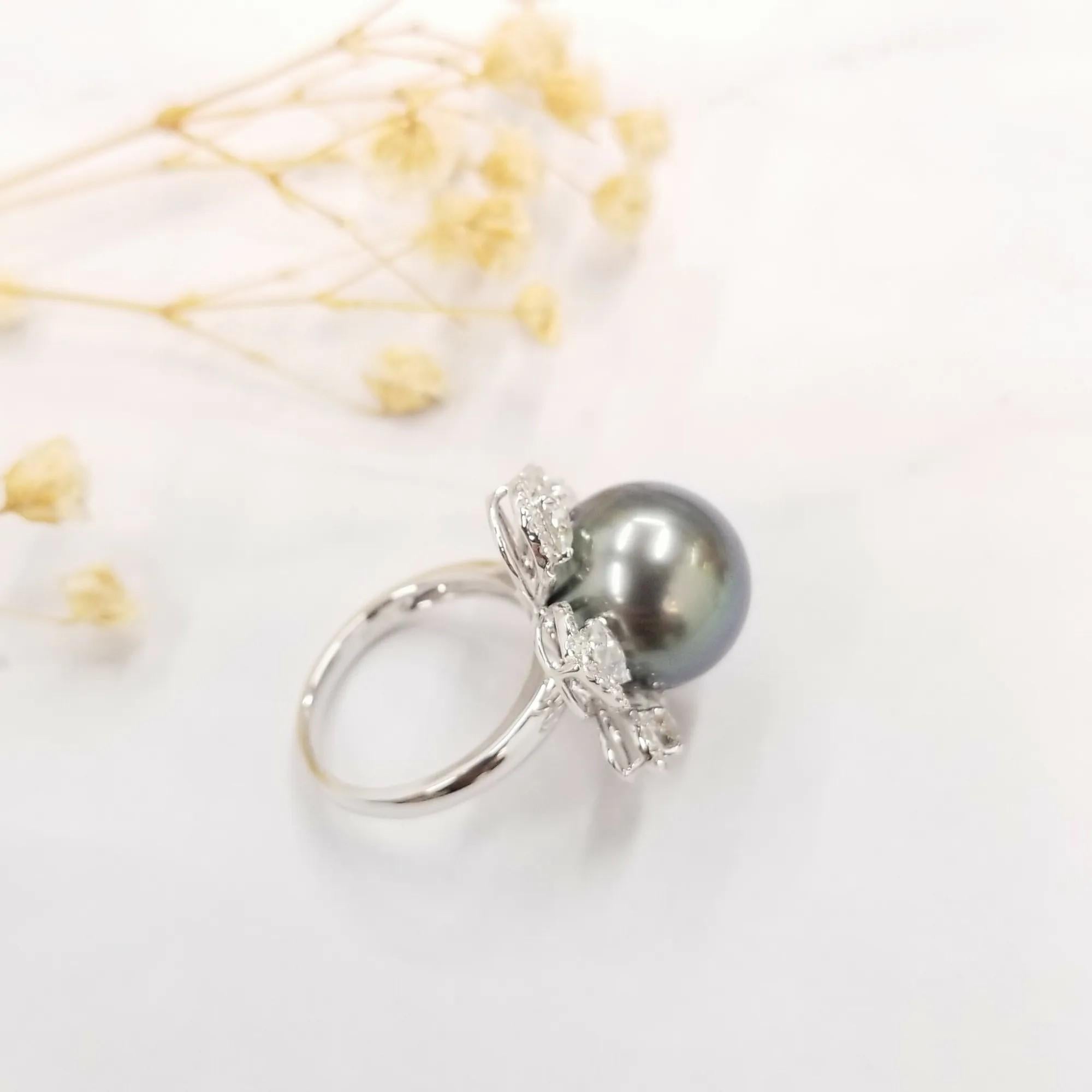 14mm Tahitian Pearl & 1.09 Carats diamond Ring in 18K White Gold For Sale 3