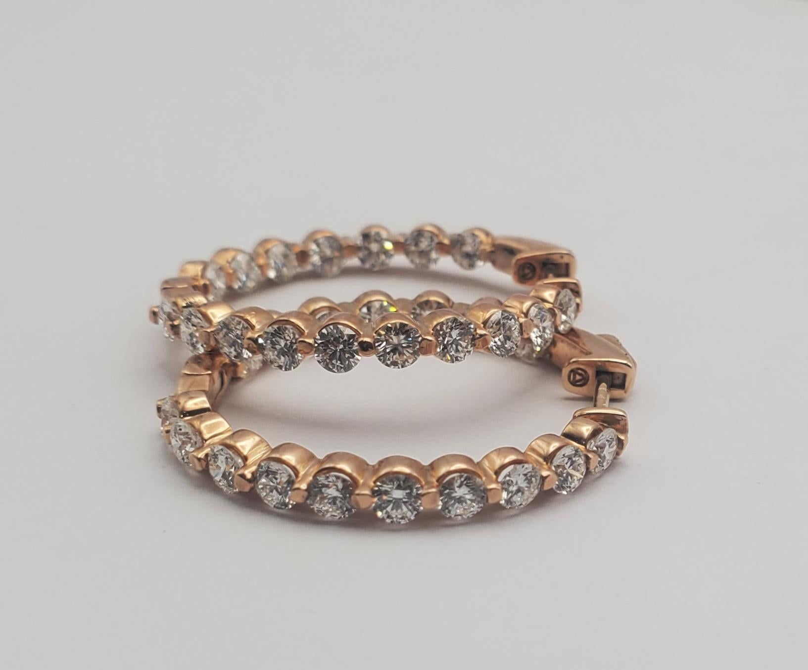 14R 2.89tw Natural Round Diamond In & Out Single Shared Prong Hoop Earrings For Sale 5
