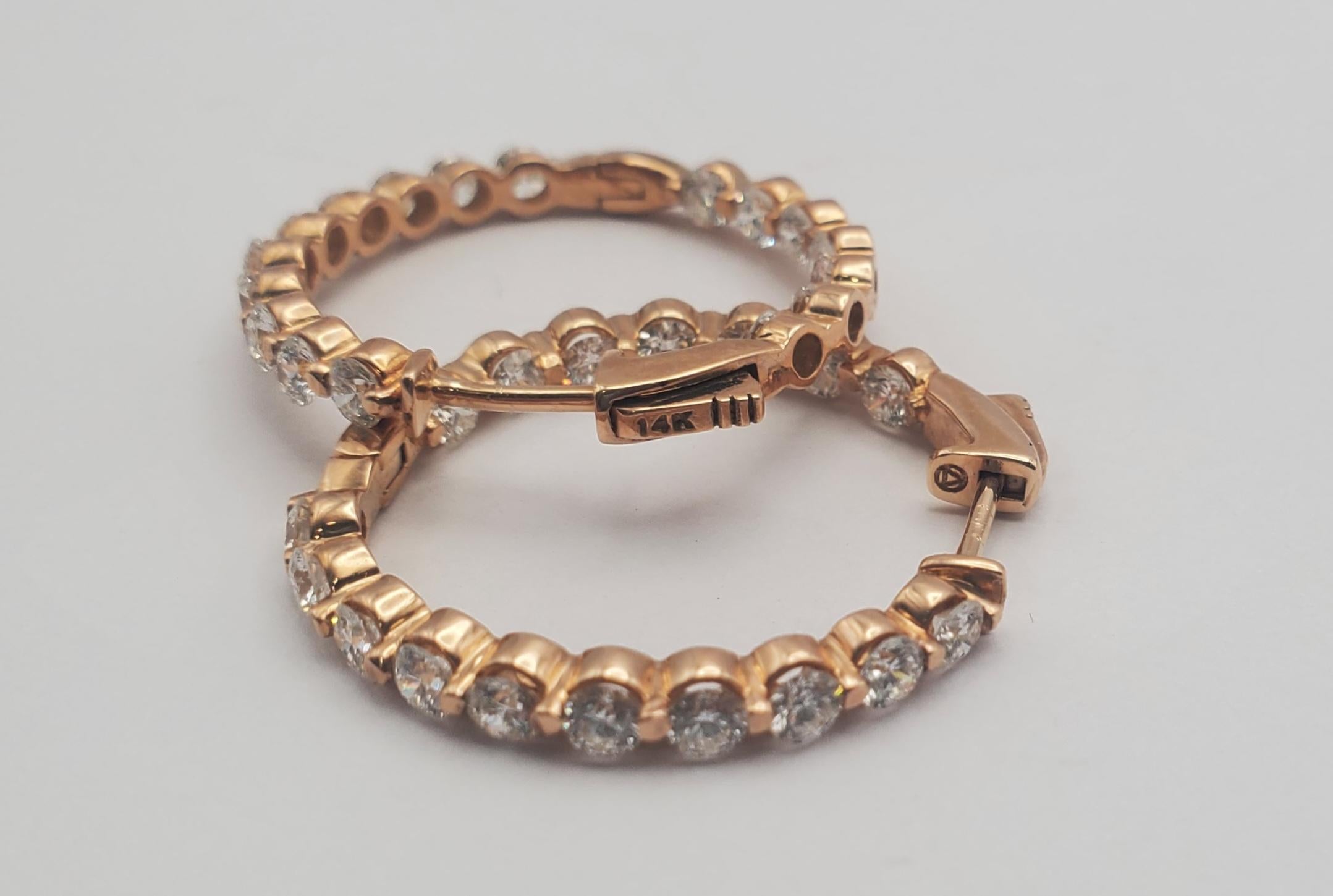 14R 2.89tw Natural Round Diamond In & Out Single Shared Prong Hoop Earrings For Sale 4