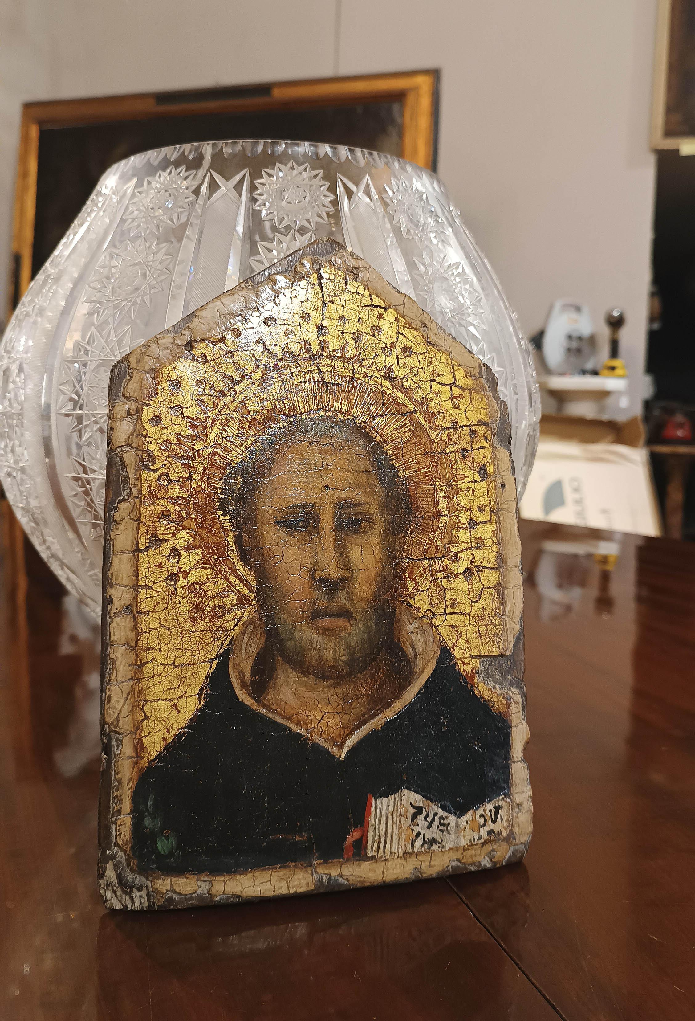 Doré 14e-15e siècle Panneau en bois avec fond d'or représentant SAINT THOMAS AQUINAS en vente