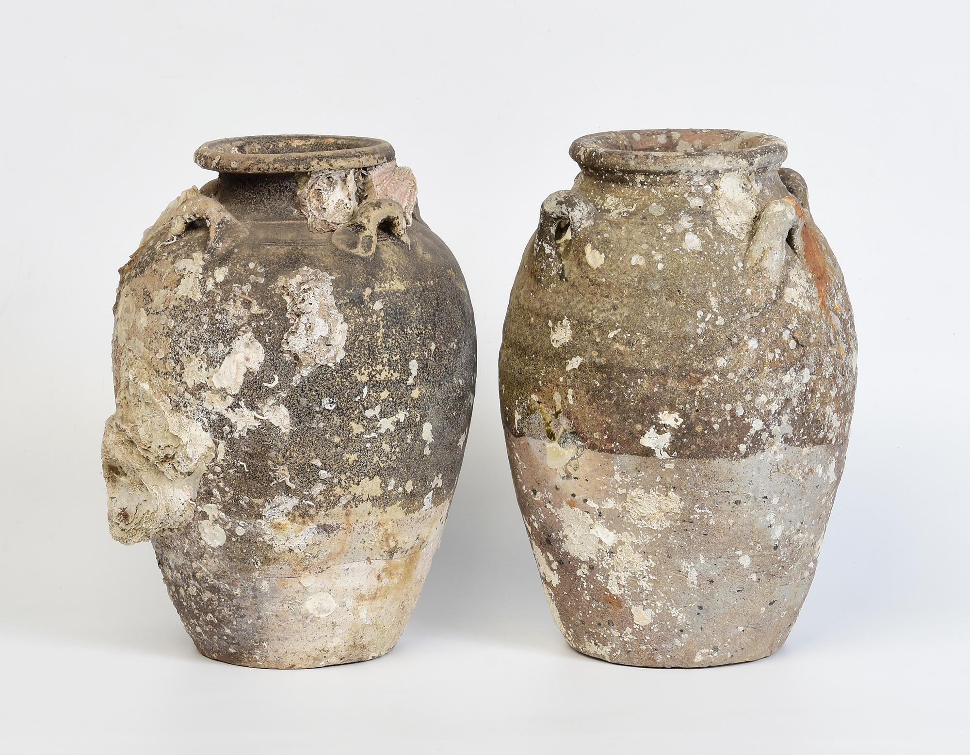14th-16th C., A Pair of Antique Sukhothai Pottery Jars with Shell from Shipwreck For Sale 6