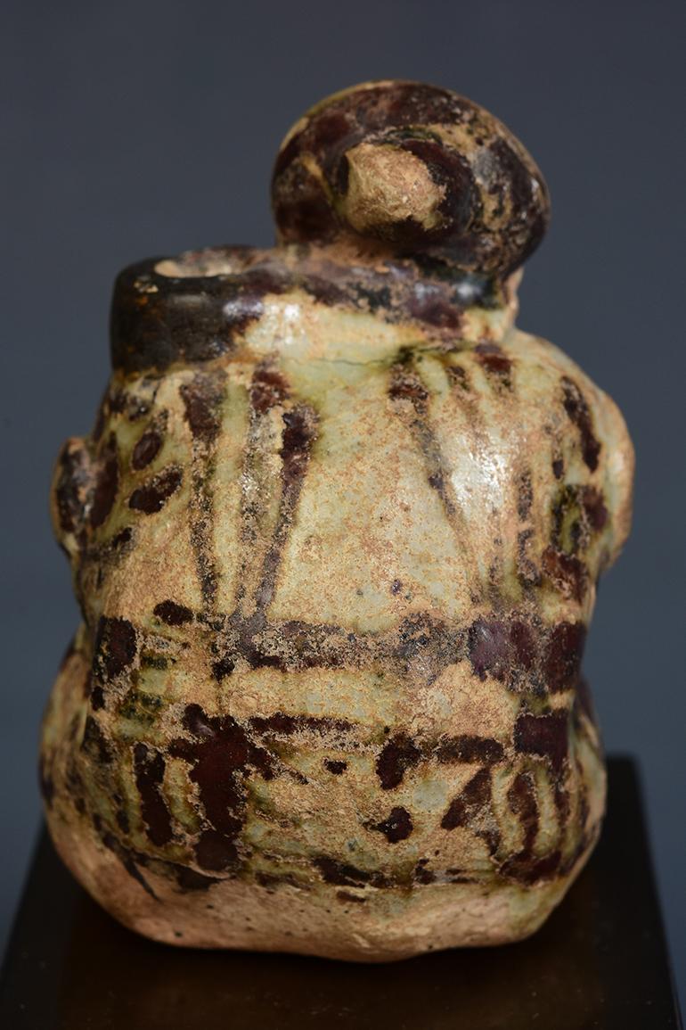 14th-16th C., Sukhothai, Antique Thai Glazed Stoneware Hunchback Water Dropper For Sale 4
