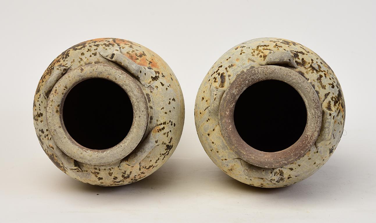 Paire de jarres anciennes en poterie de Sukhothaï du 14e-16e siècle en vente 4
