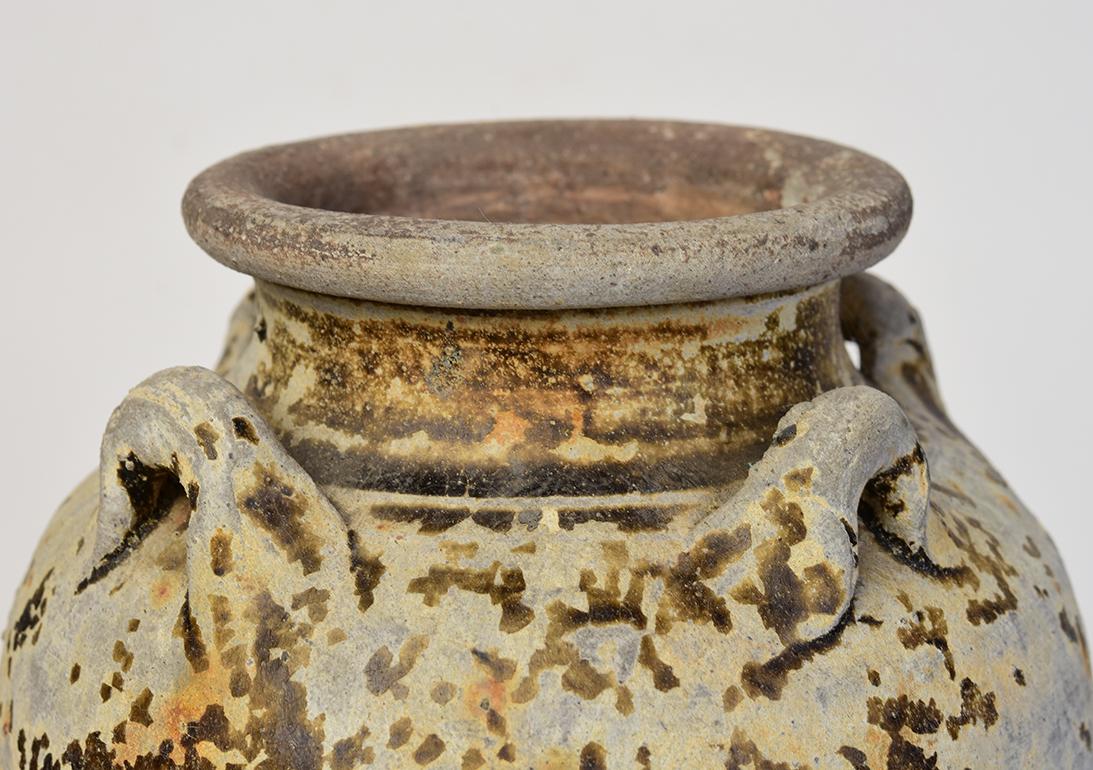 Paire de jarres anciennes en poterie de Sukhothaï du 14e-16e siècle Bon état - En vente à Sampantawong, TH