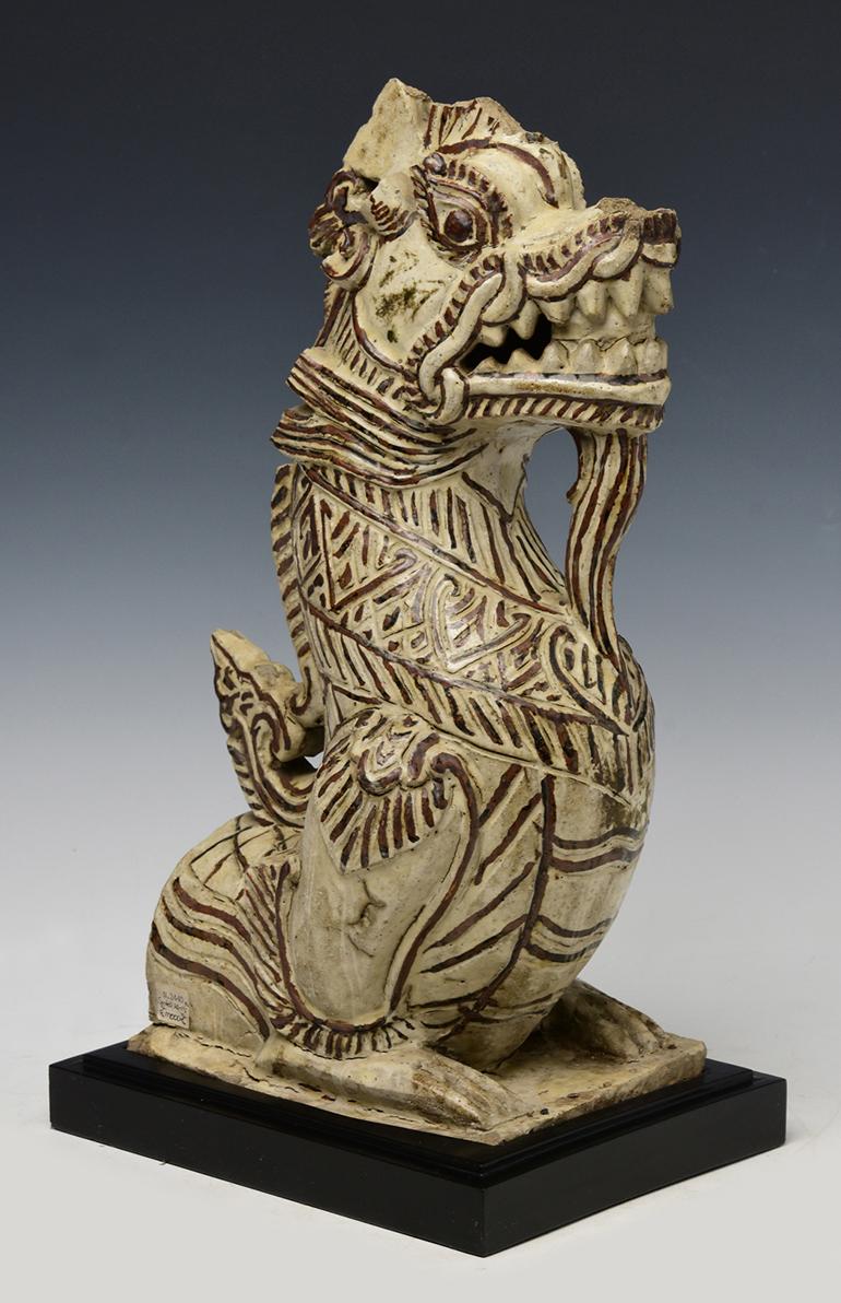14th-16th Century, Sukhothai, Antique Thai Sukhothai Stoneware Naga For Sale 4