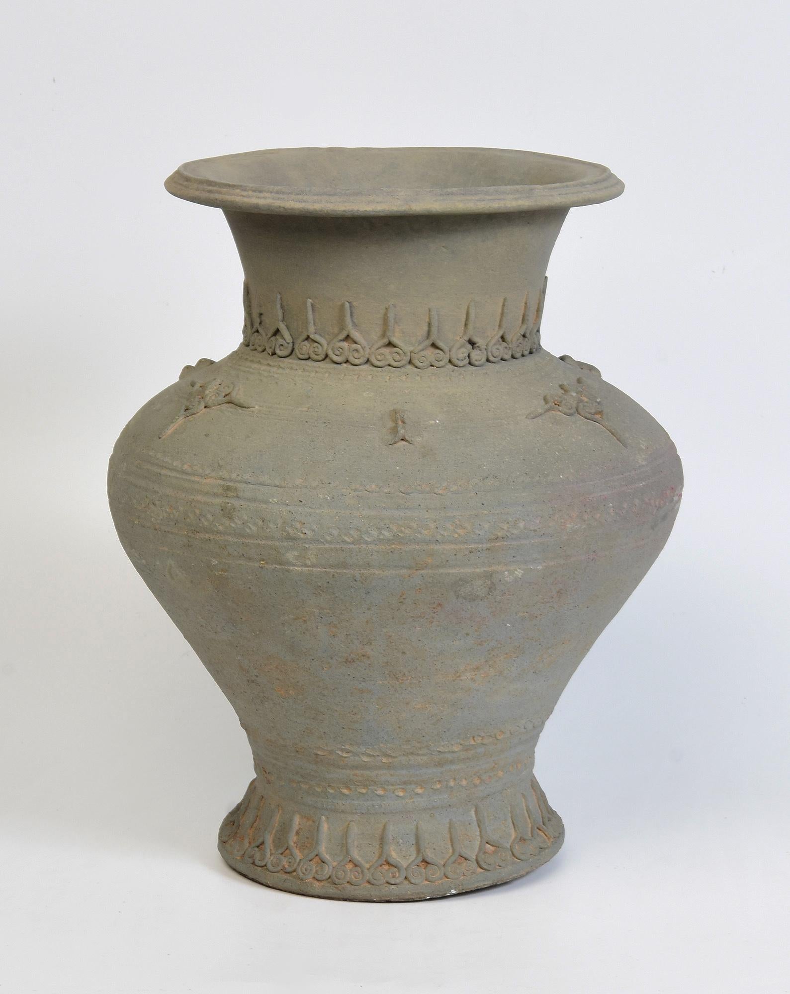14th-16th Century, Sukhothai, Antique Thailand Sukhothai Stoneware Pottery Jar For Sale 6