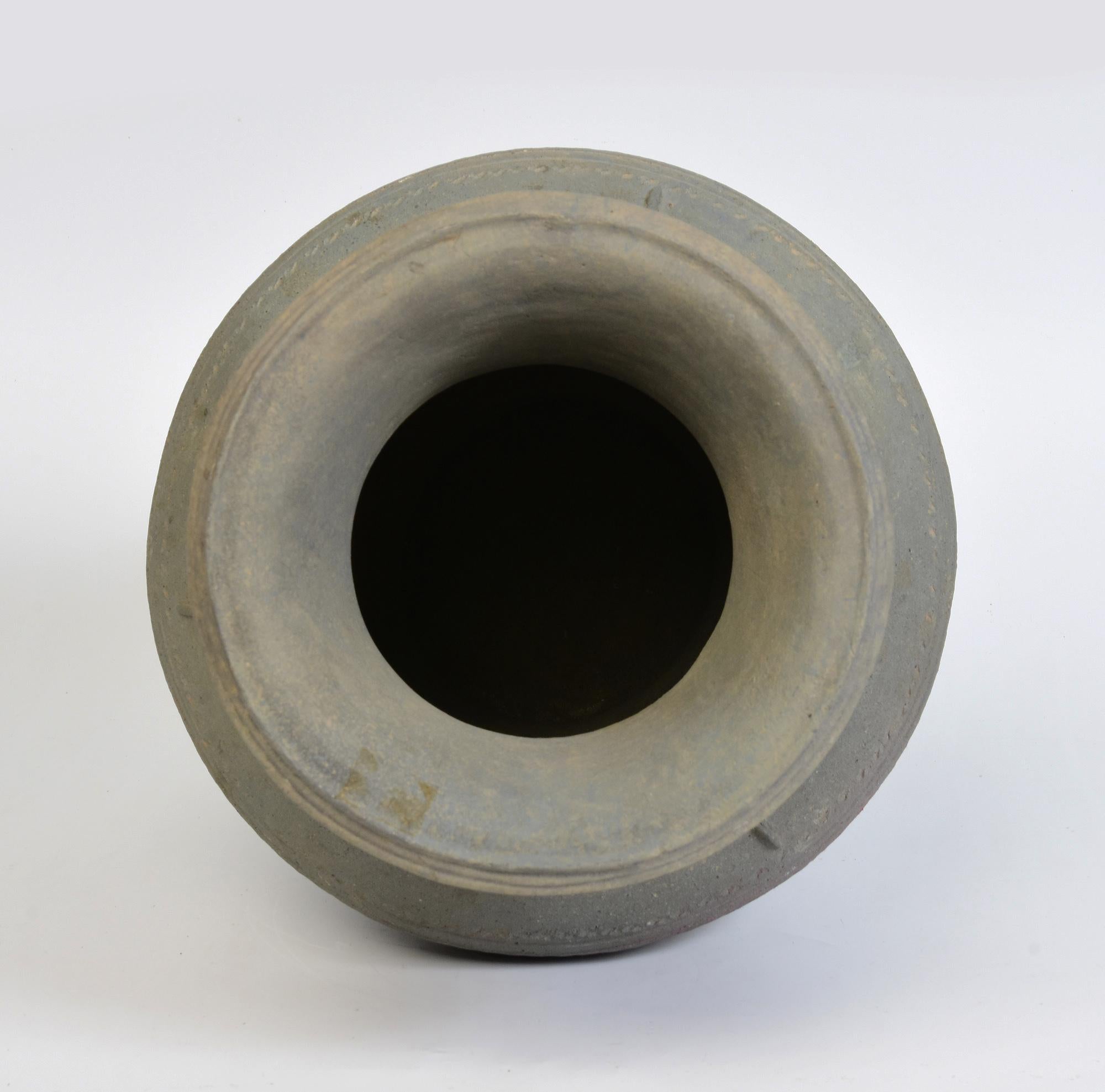 14th-16th Century, Sukhothai, Antique Thailand Sukhothai Stoneware Pottery Jar For Sale 8