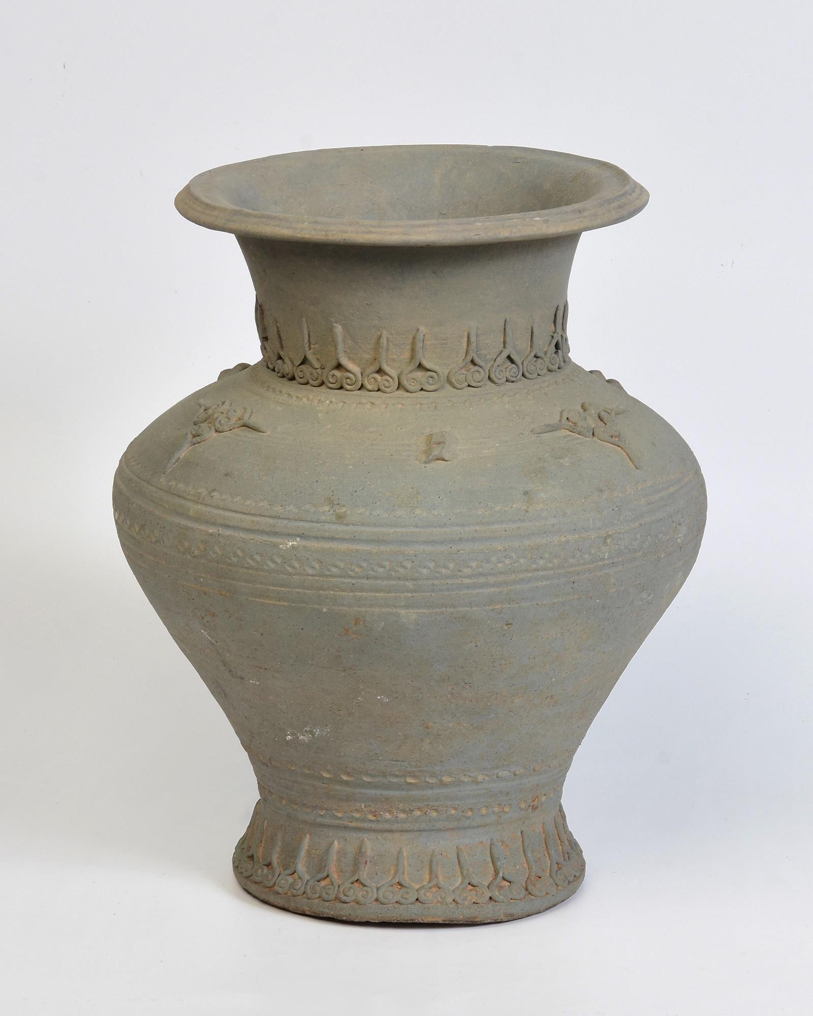 14th-16th Century, Sukhothai, Antique Thailand Sukhothai Stoneware Pottery Jar For Sale 4