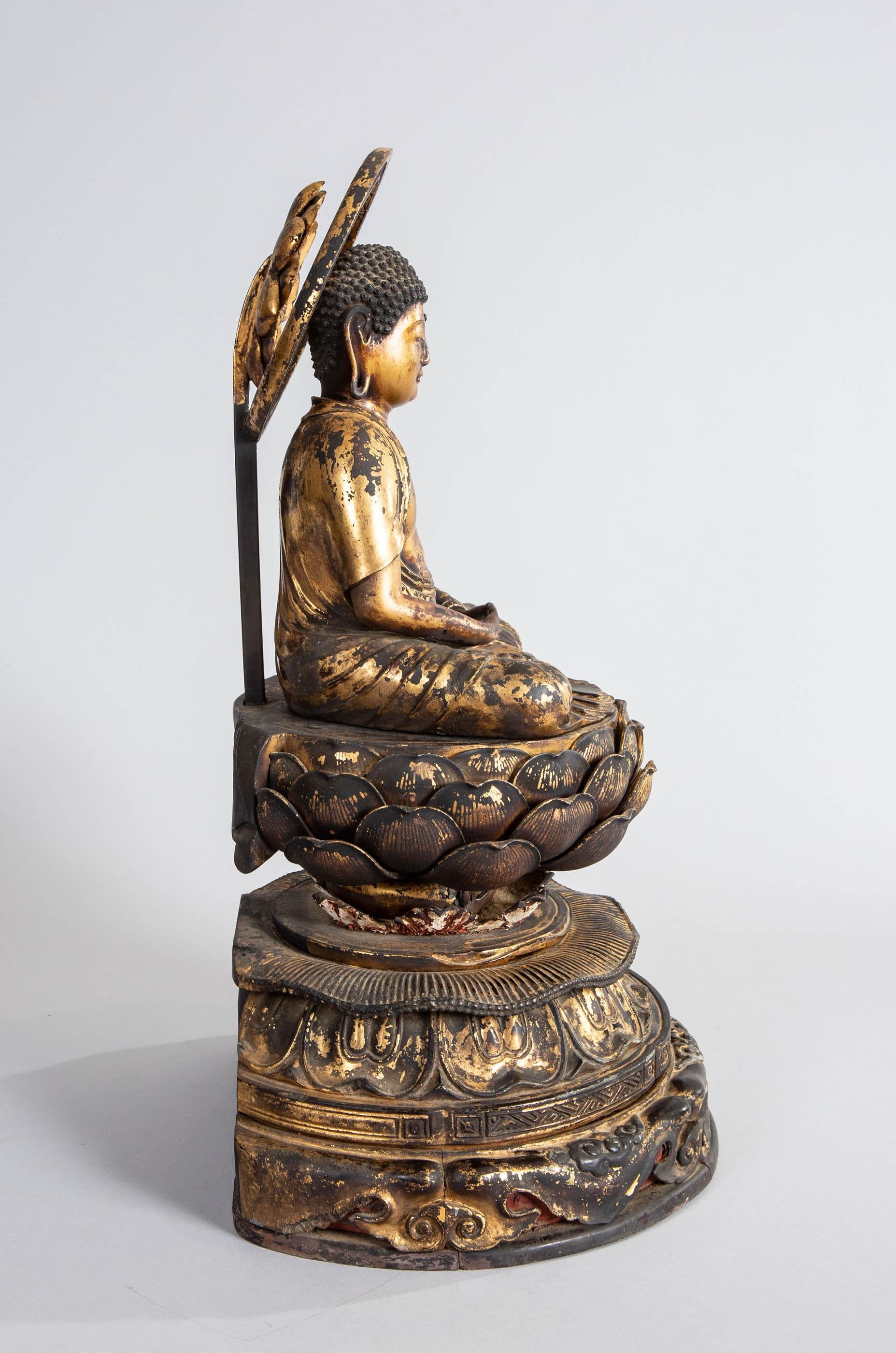 14th Century, Muromachi Period, Japanese Gilded Amida Buddha In Good Condition In Hudson, NY