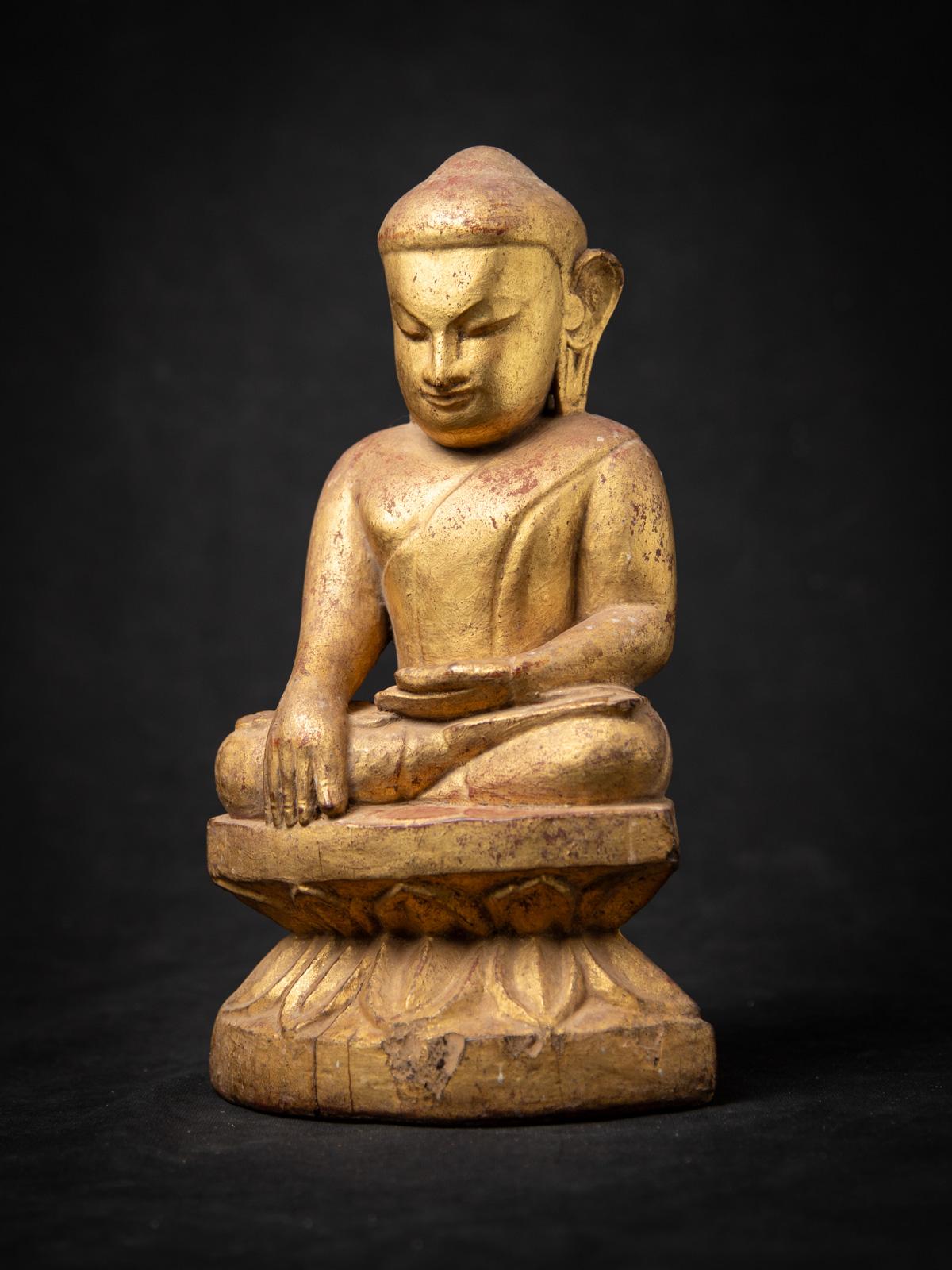Nepalese 14th century - Pinya period Antique wooden Burmese Buddha statue from Burma For Sale