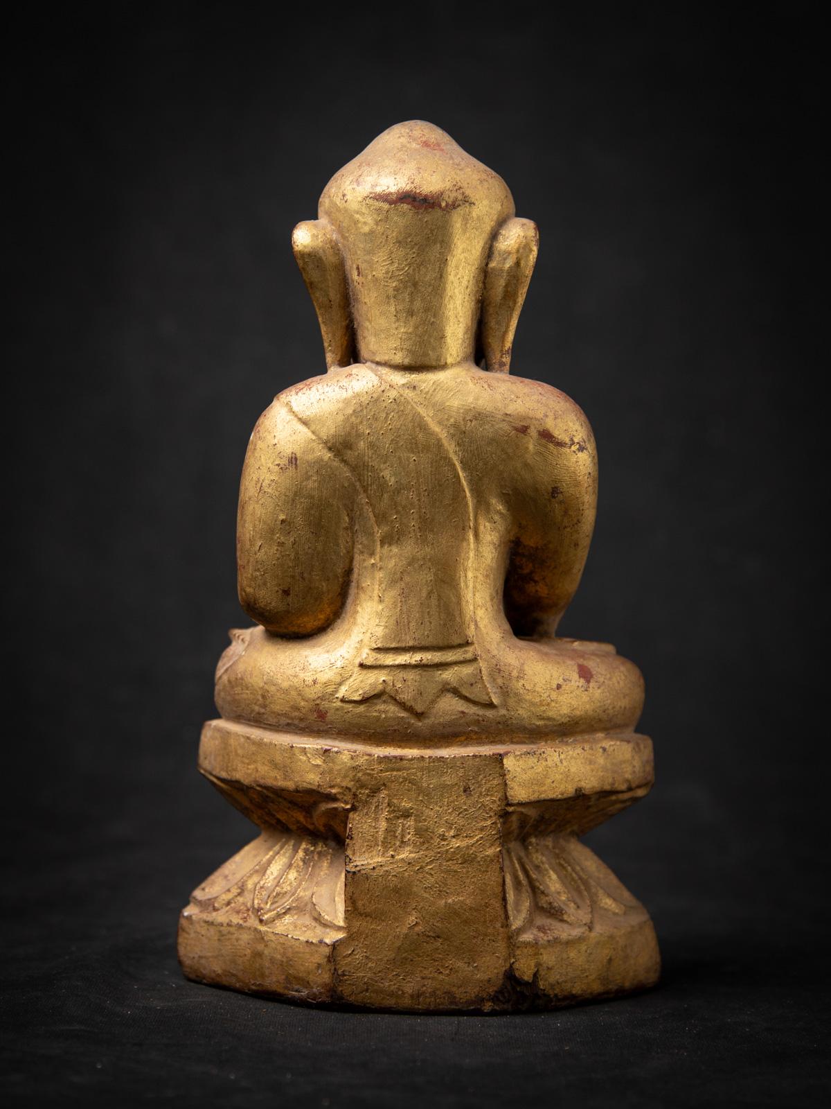 18th Century and Earlier 14th century - Pinya period Antique wooden Burmese Buddha statue from Burma For Sale