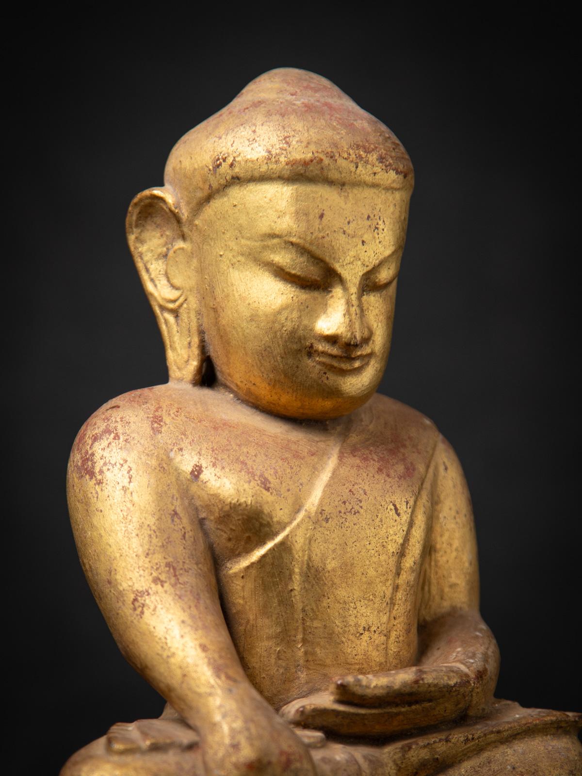 14th century - Pinya period Antique wooden Burmese Buddha statue from Burma For Sale 2