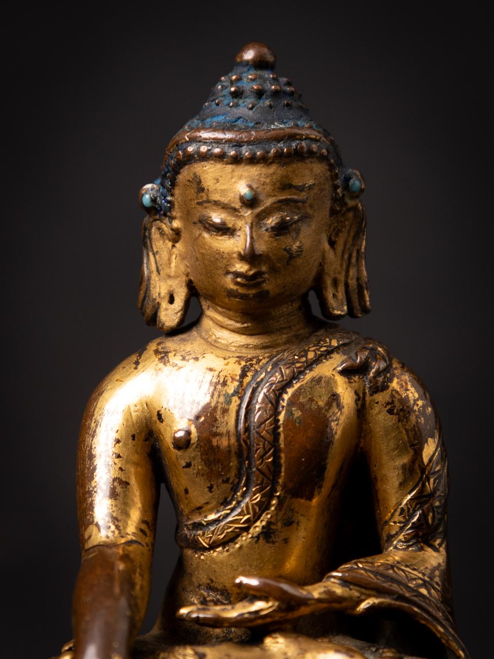 Thai 14th century Tibetan gilt and lacquered Śākyamuni Buddha in Bhumisparsha Mudra For Sale