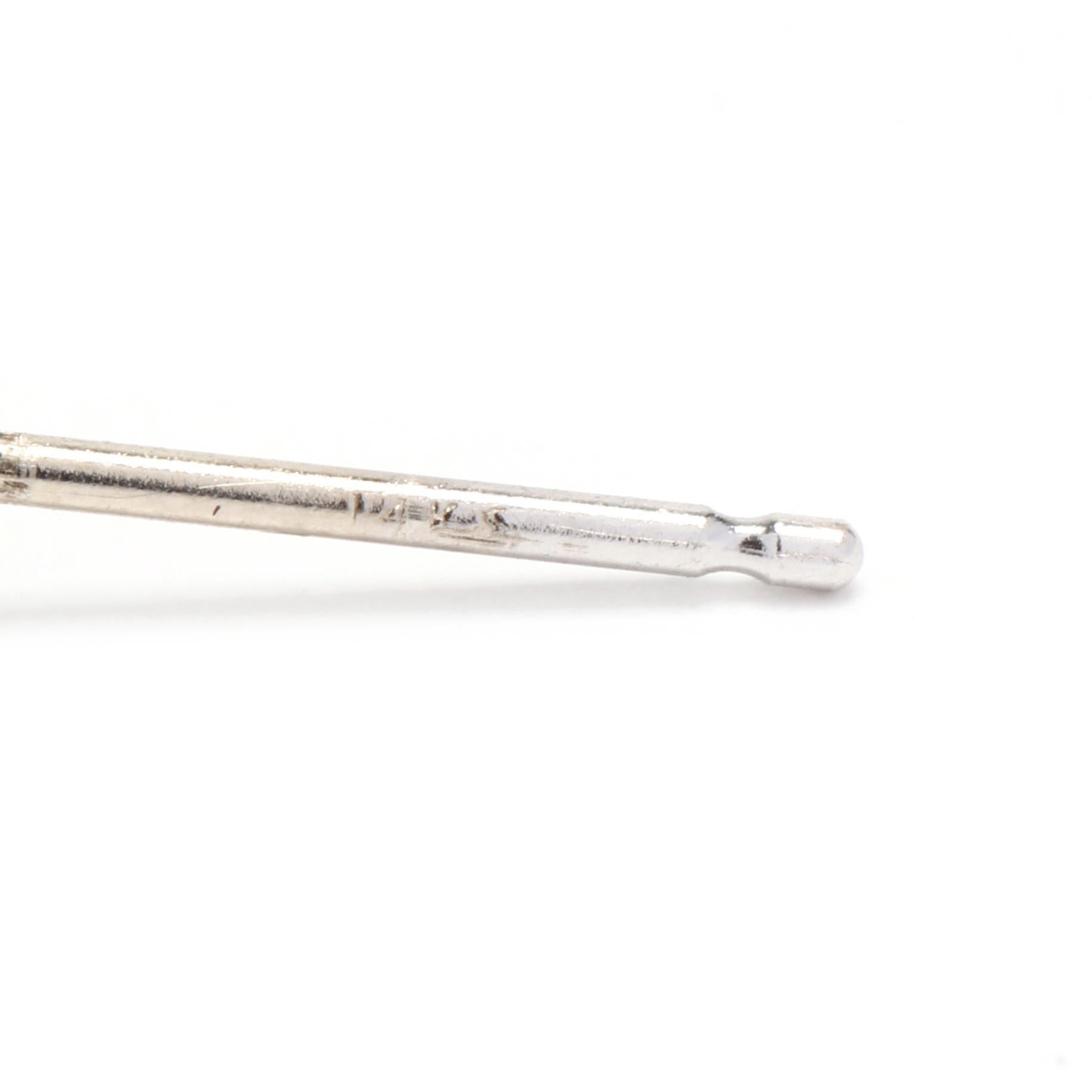 Taglio rotondo Borchie con castone di diamanti 14W in vendita