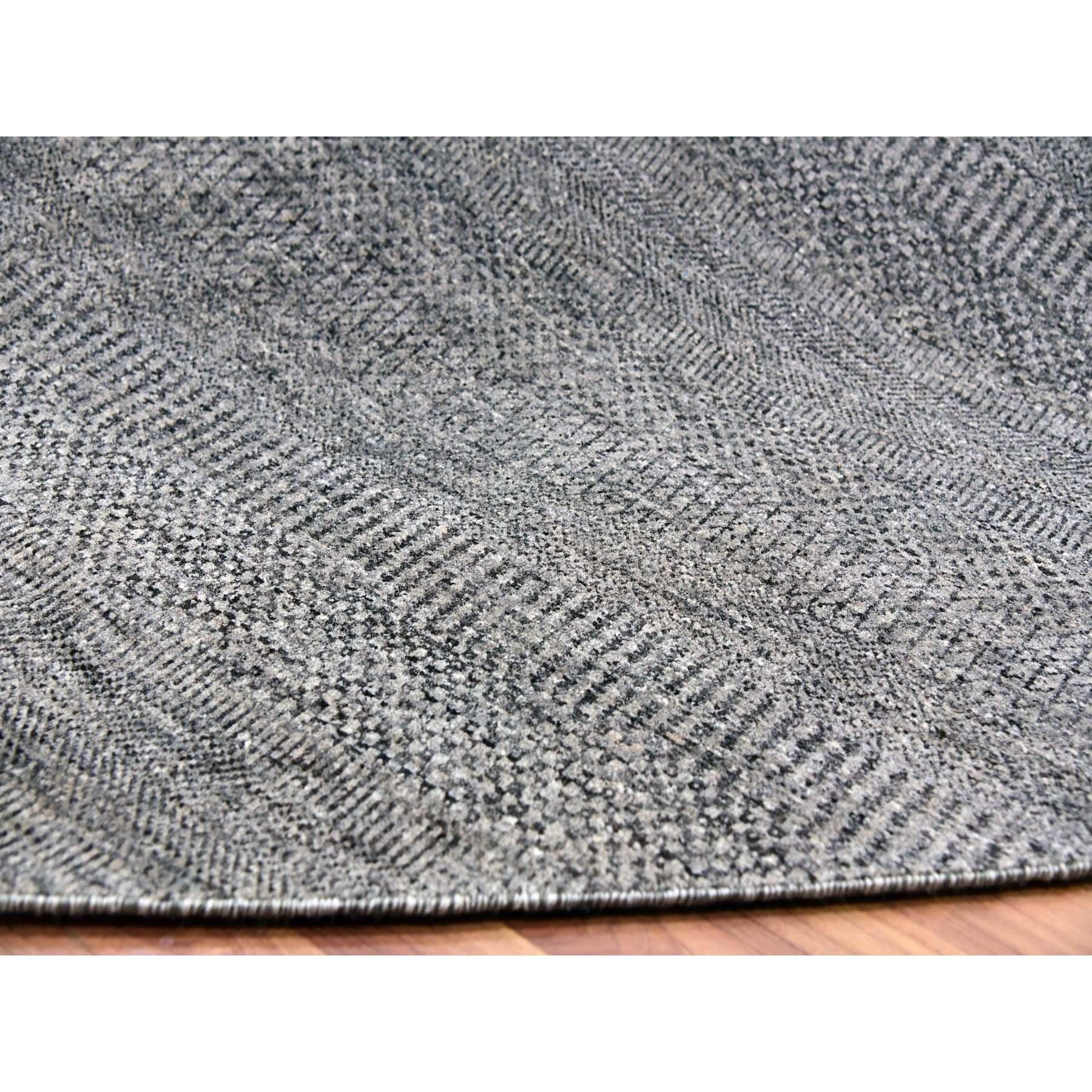 14'x14' Grauer handgeknüpfter, schlichter, moderner, grauer, runder Teppich in Grasdesign aus Wolle in Tone auf Tone im Zustand „Neu“ im Angebot in Carlstadt, NJ