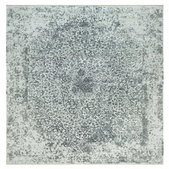 14'x14' Tapis carré en laine et soie à motifs zoroastriens, gris sel de mer, noué à la main