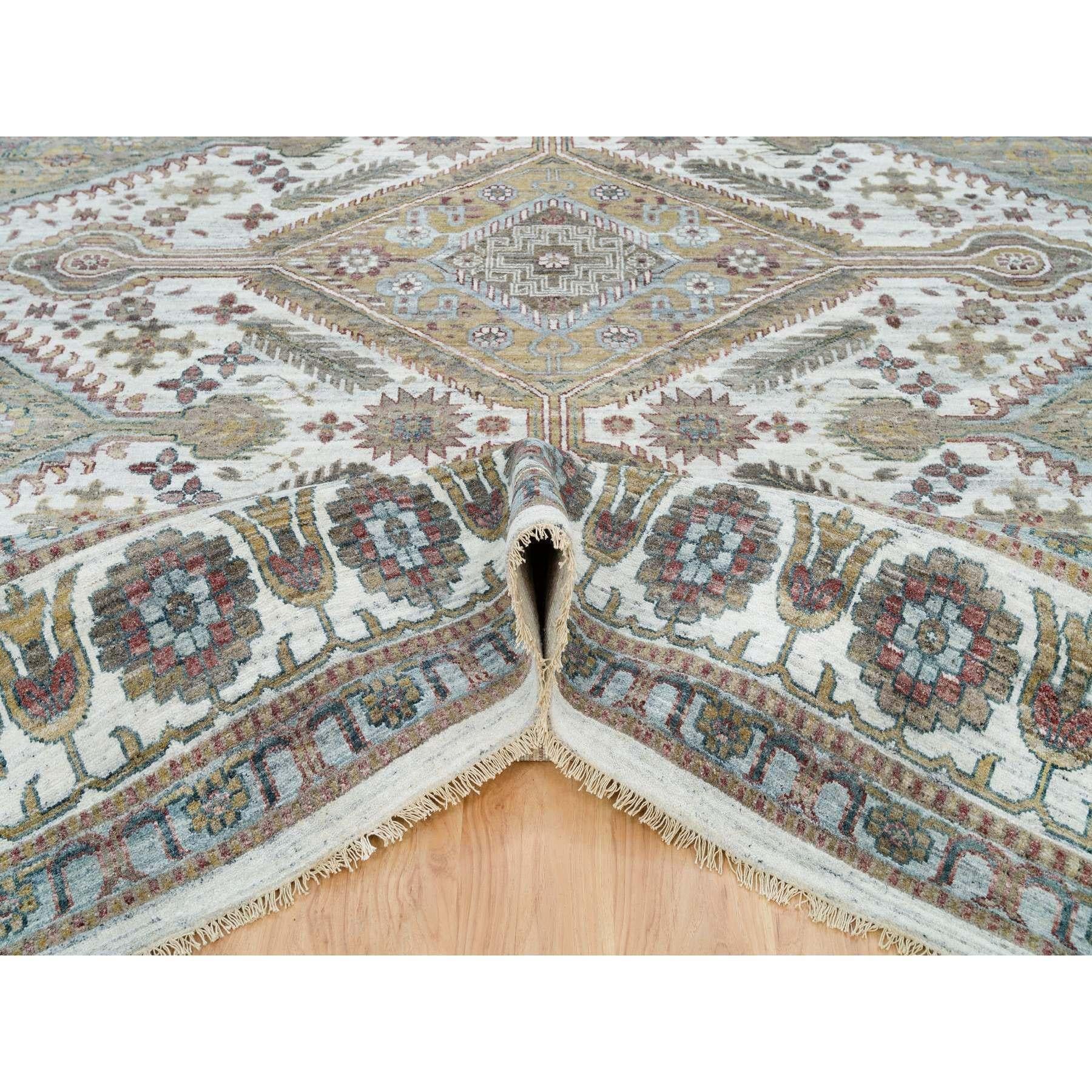 Tapis carré blanc fumé noué à la main à bordure de rosettes uniques de fleurs 14'x14' Neuf - En vente à Carlstadt, NJ