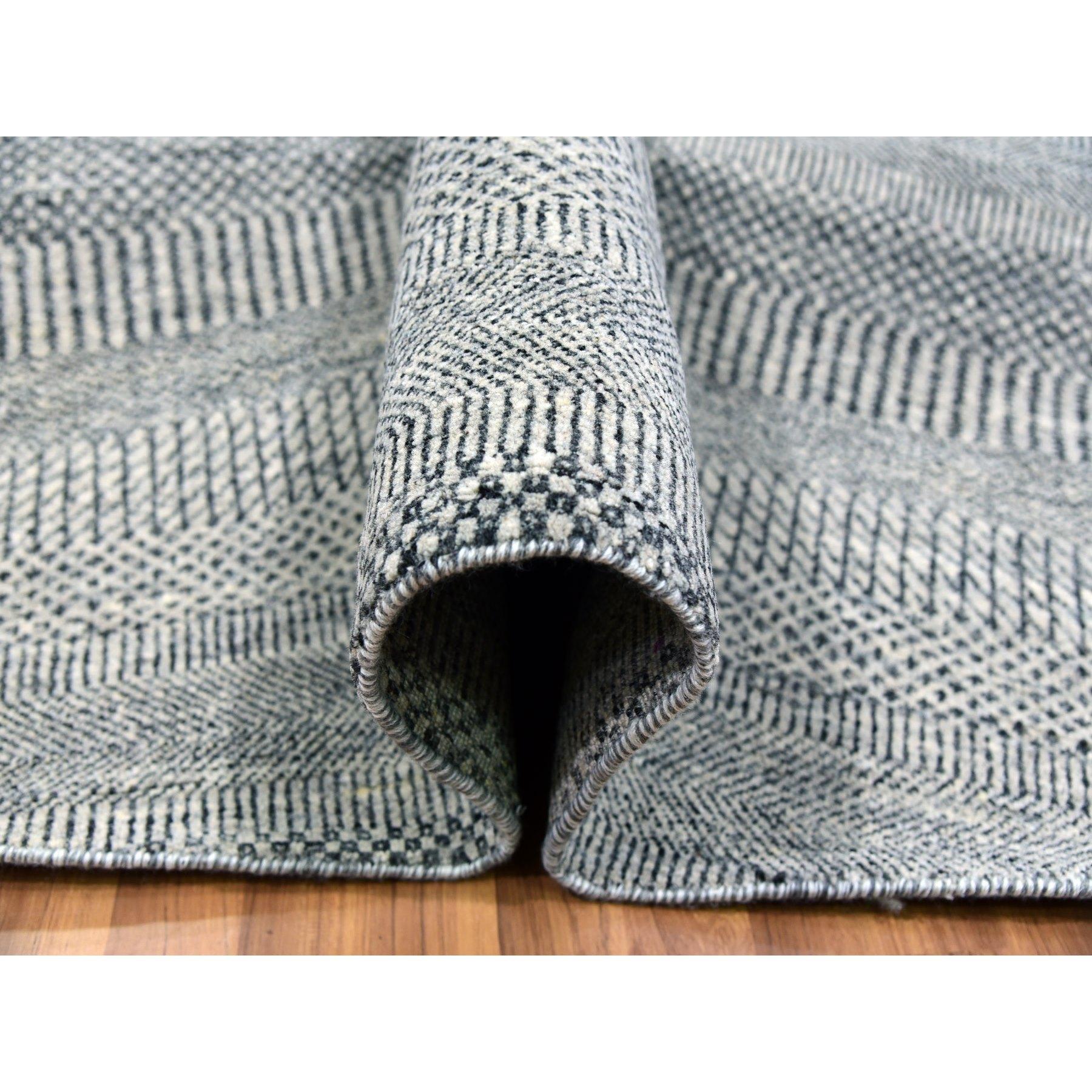 14'x14' Web Grau Tone on Tone Moderner runder handgeknüpfter Teppich aus Wolle mit Grasdesign im Zustand „Neu“ im Angebot in Carlstadt, NJ