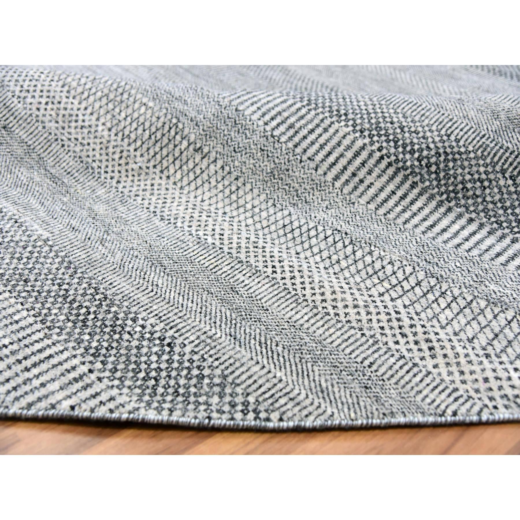 14'x14' Web Grau Tone on Tone Moderner runder handgeknüpfter Teppich aus Wolle mit Grasdesign (21. Jahrhundert und zeitgenössisch) im Angebot