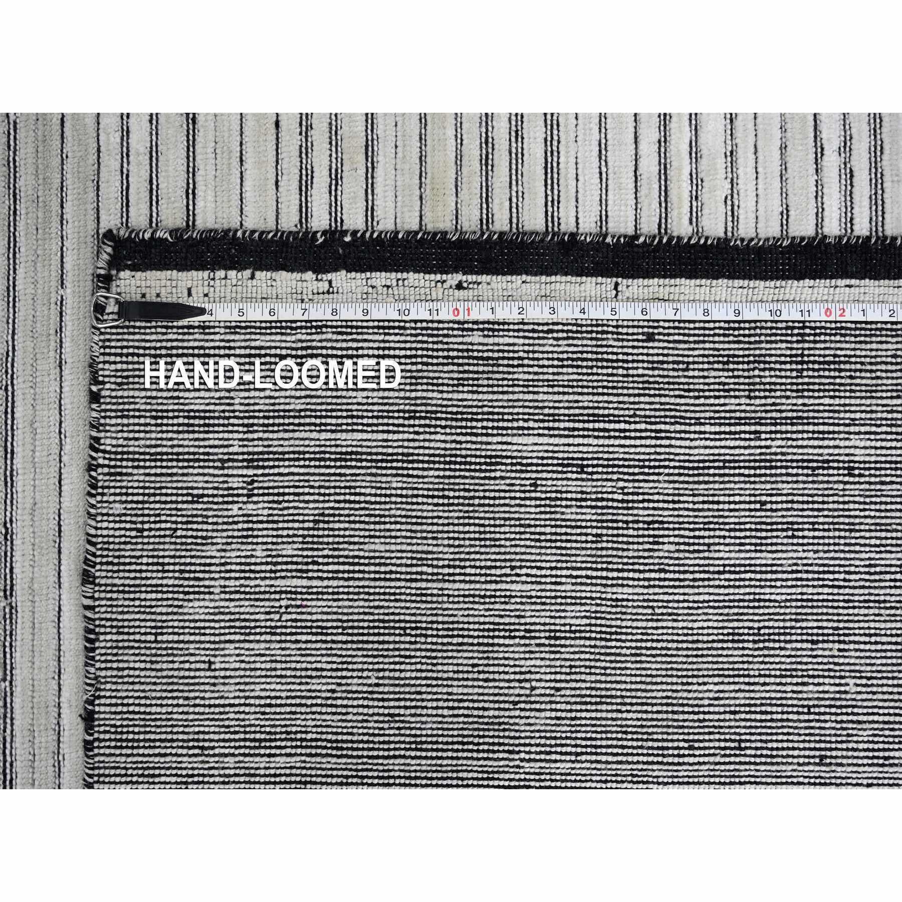 Tapis moderne surdimensionné 14'x16' Laine et soie blanche et noire, tissé à la main en vente 4