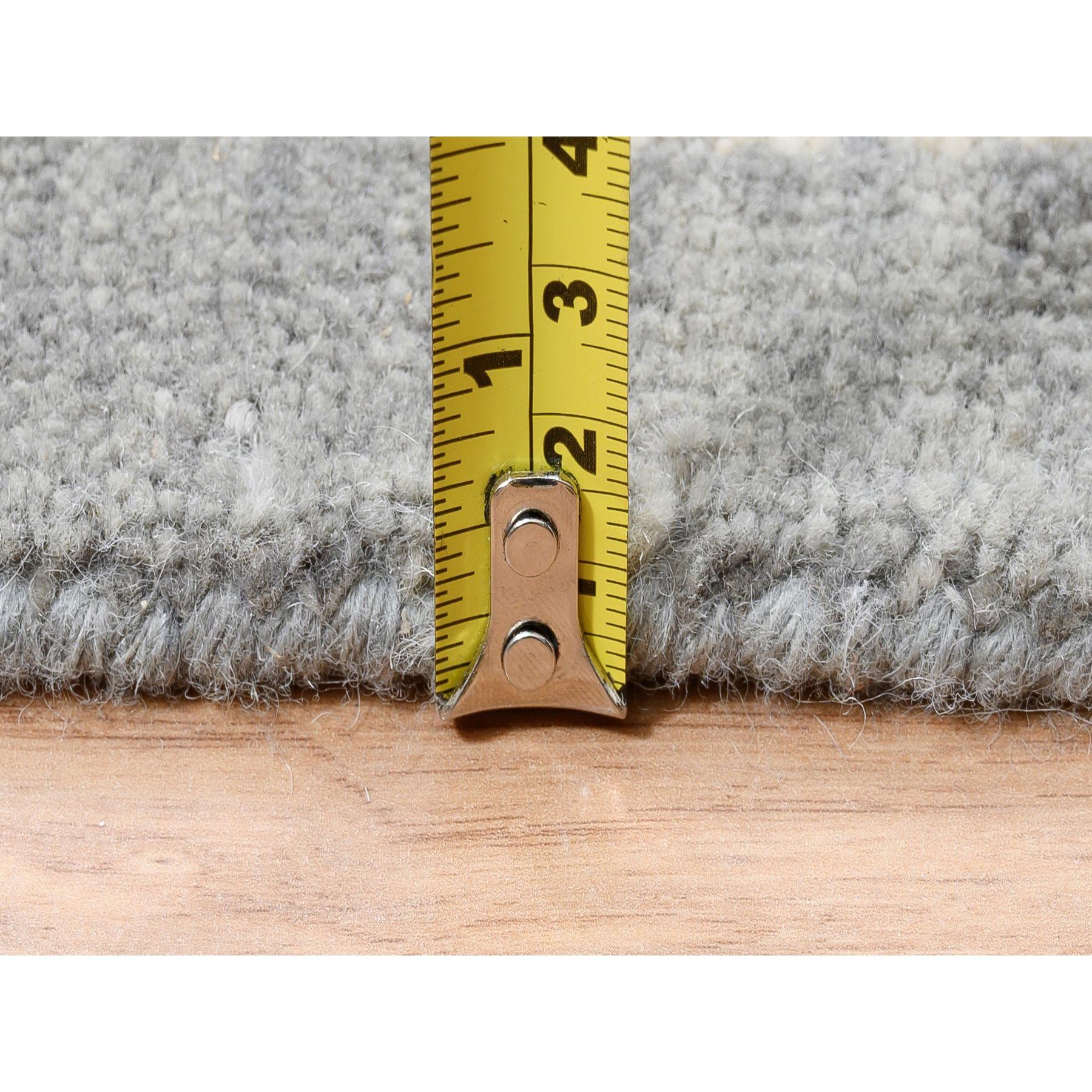 Tappeto squadrato oversize 14'x16' in lana Karajeh Frost Gray annodato a mano in vendita 3